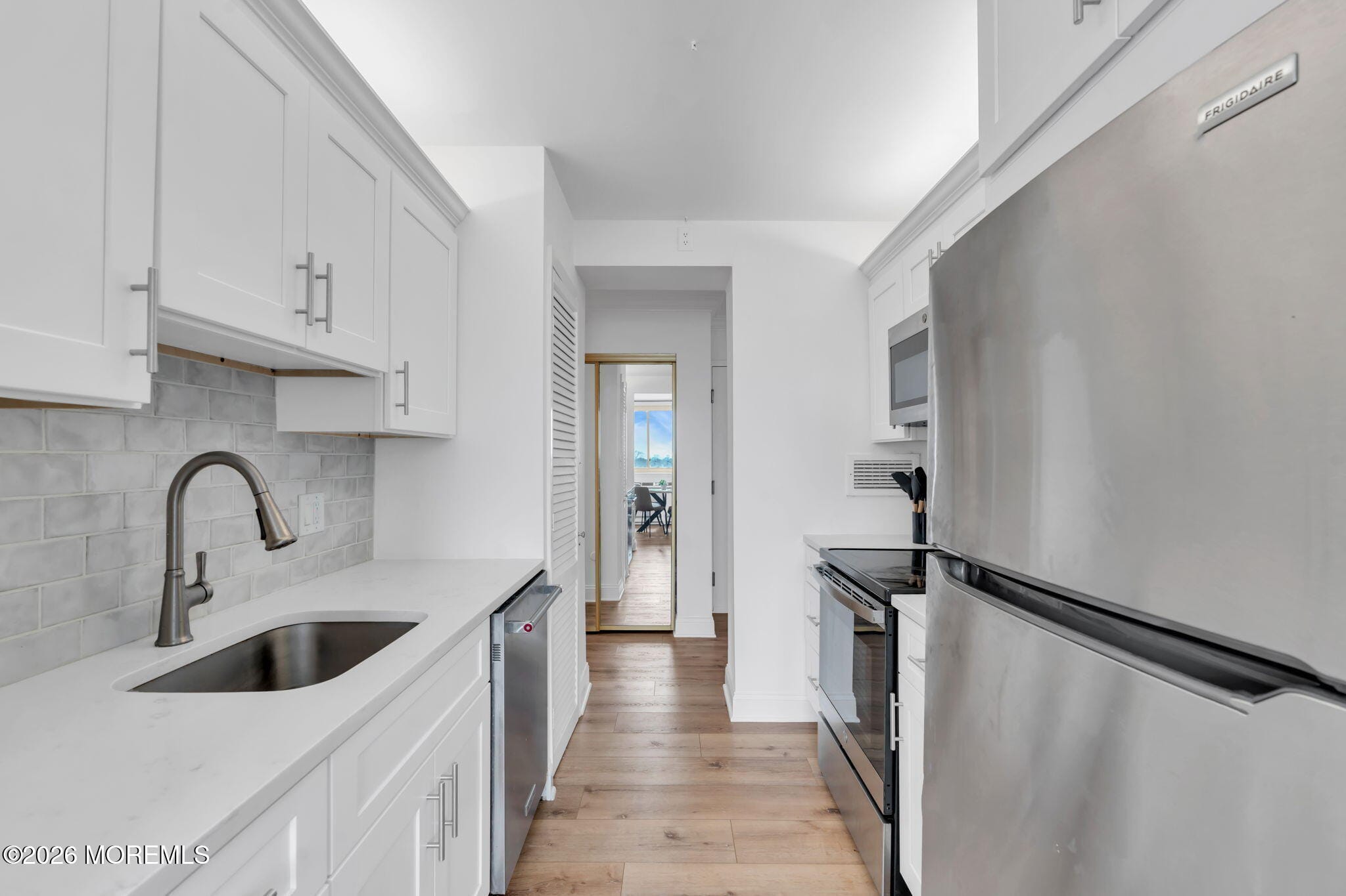 1000 River Road 7G Image 1