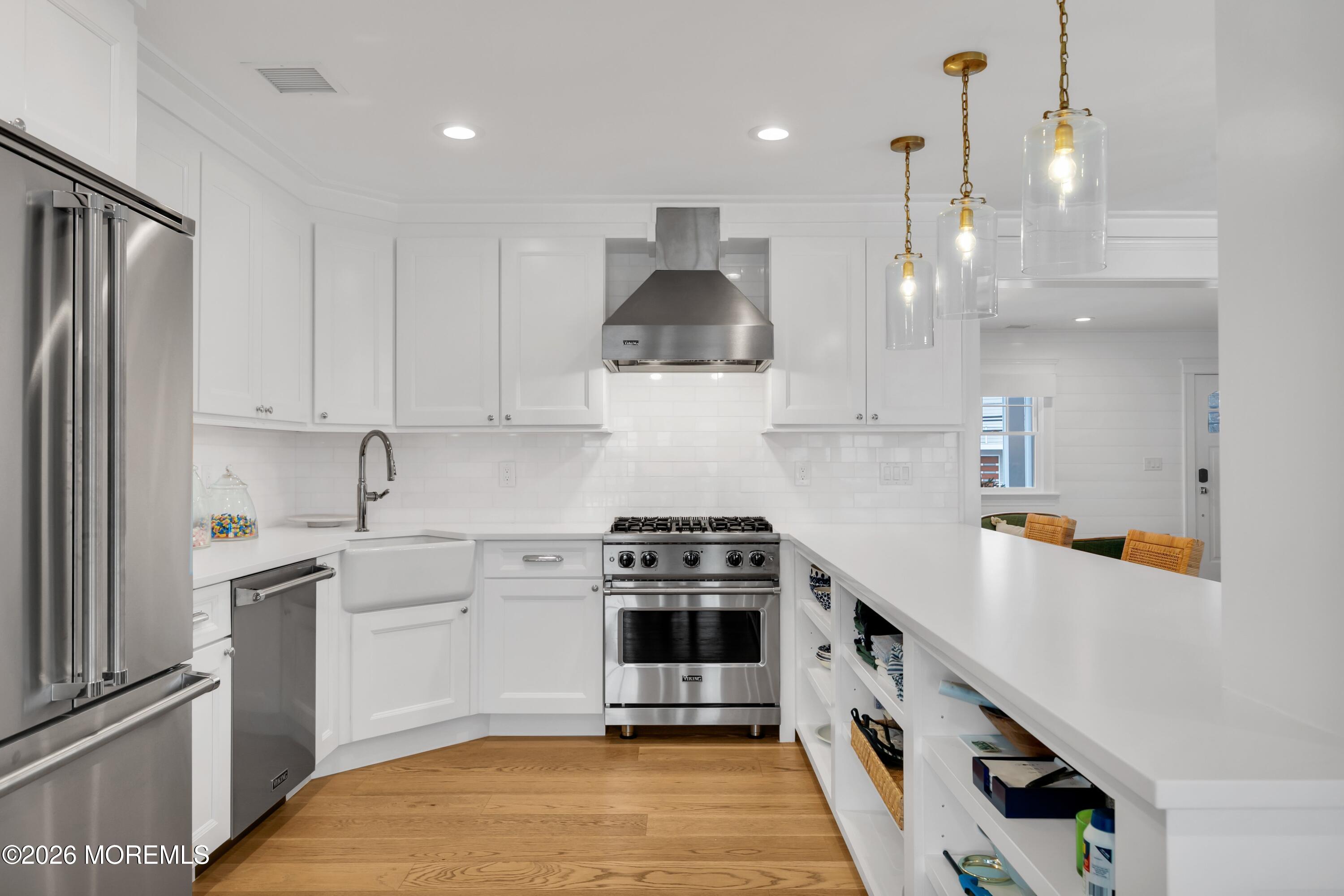 564 Lake Avenue Image 3