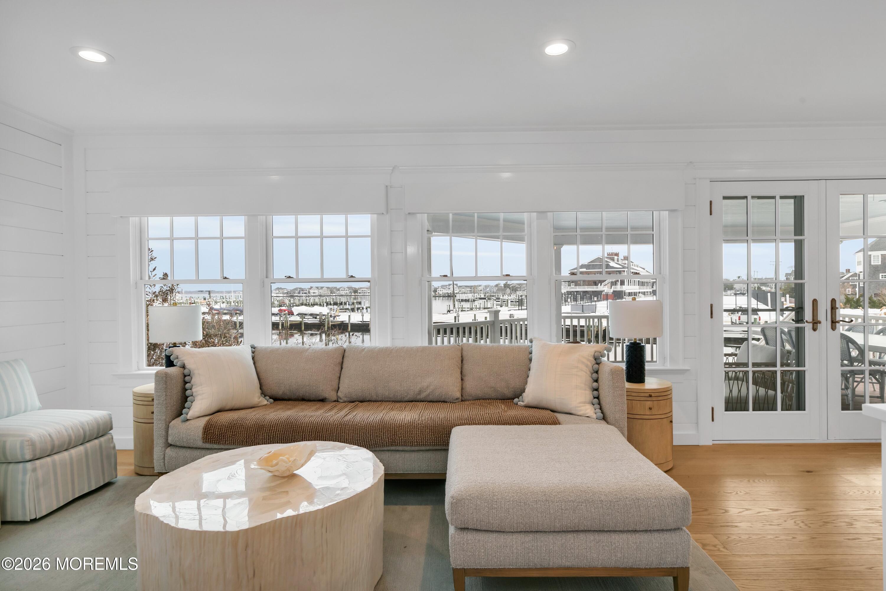 564 Lake Avenue Image 5