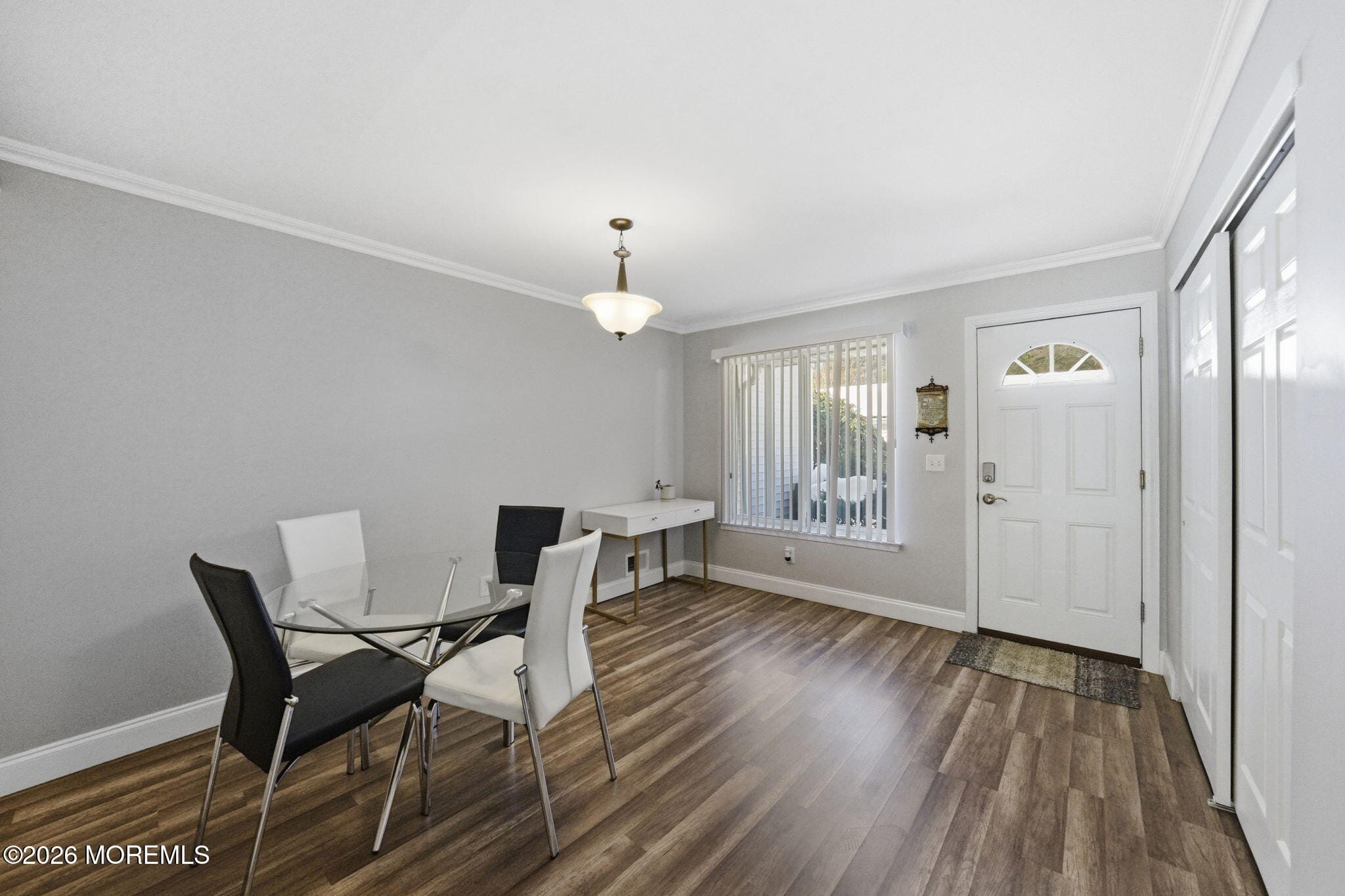 6 Woodmere Court Image 4