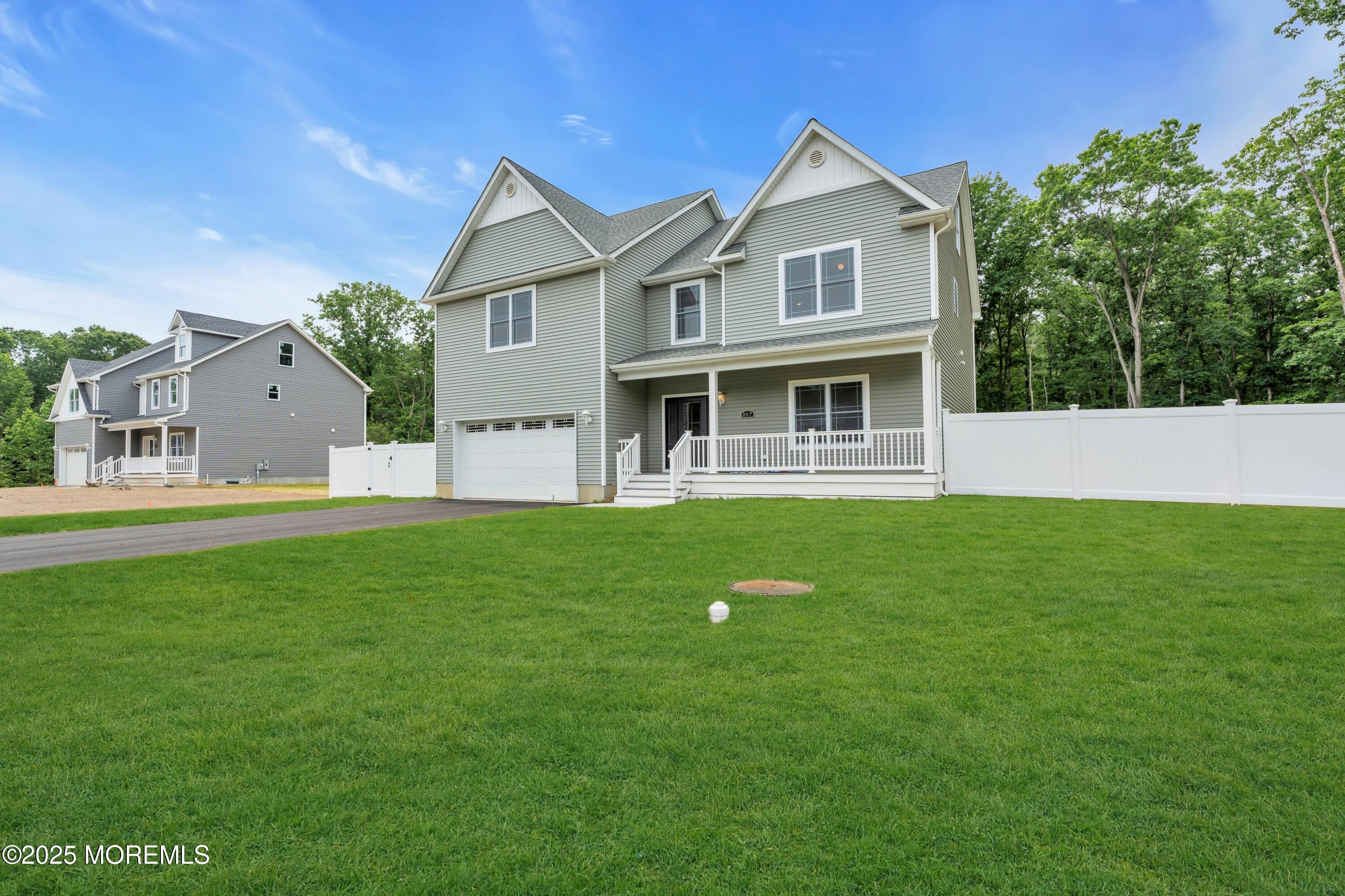 871 Woodbury Drive Image 4