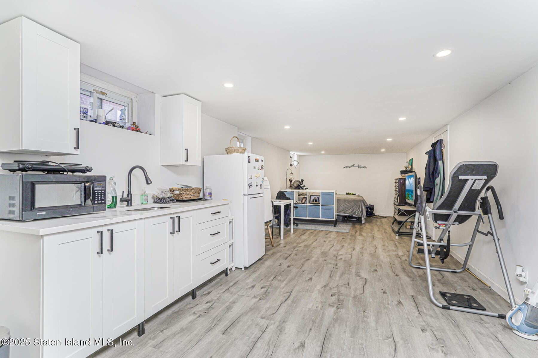 124 Van Cortlandt Avenue Image 3