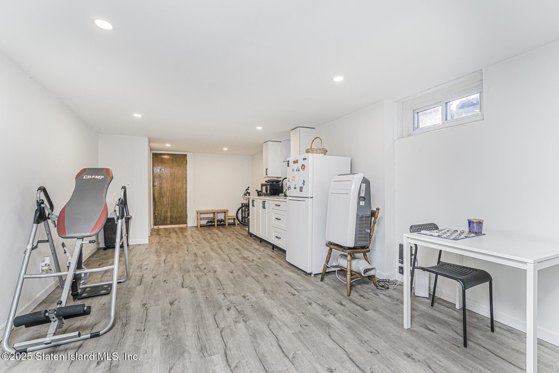 124 Van Cortlandt Avenue Image 4