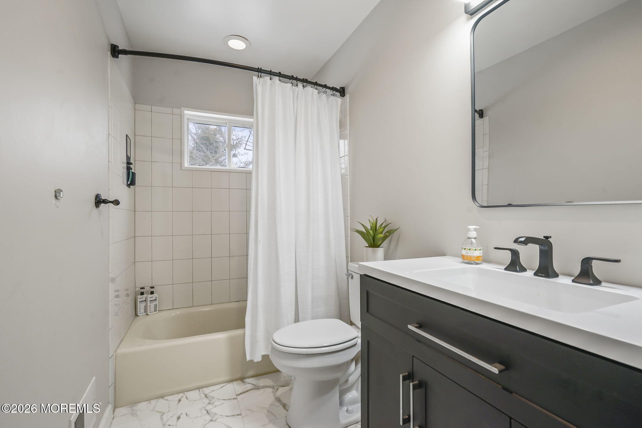 520 East Road, Belford, NJ, 07718 image 19