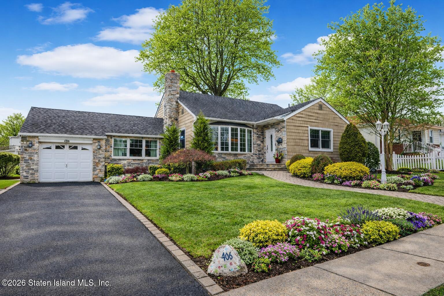 406 Armstrong Avenue Image 3