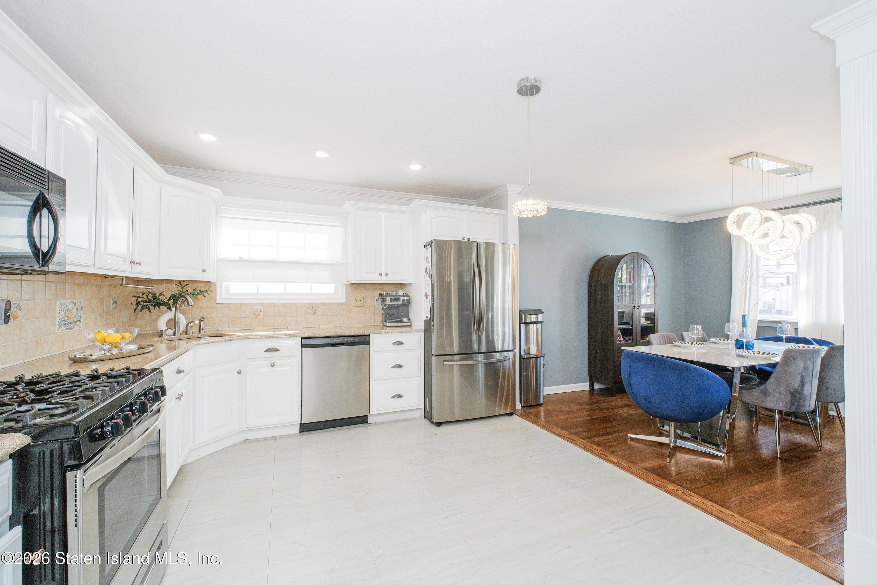 191 Suffolk Avenue Image 3