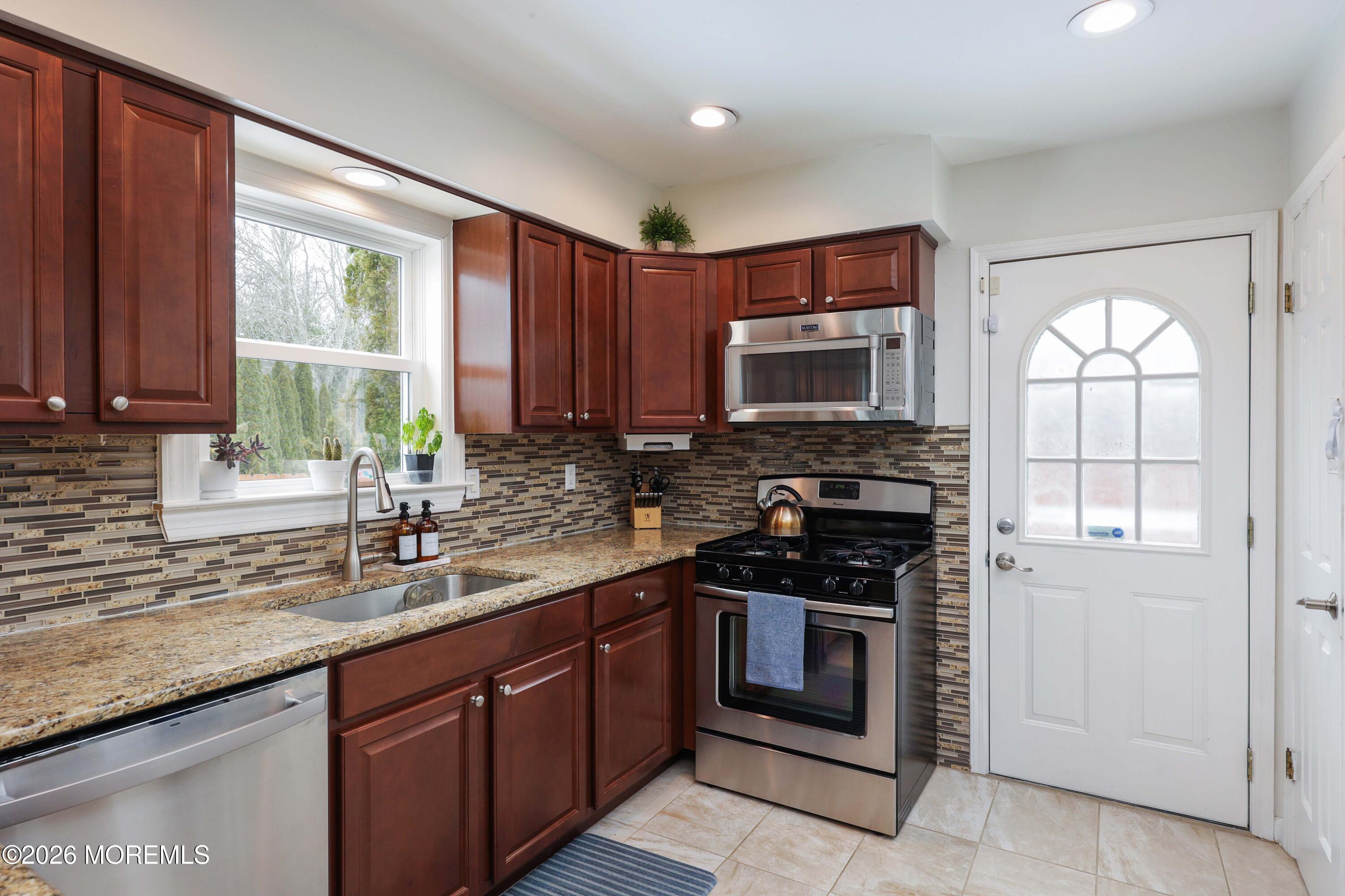 27 Jennifer Drive, Howell, NJ, 07731 image 9