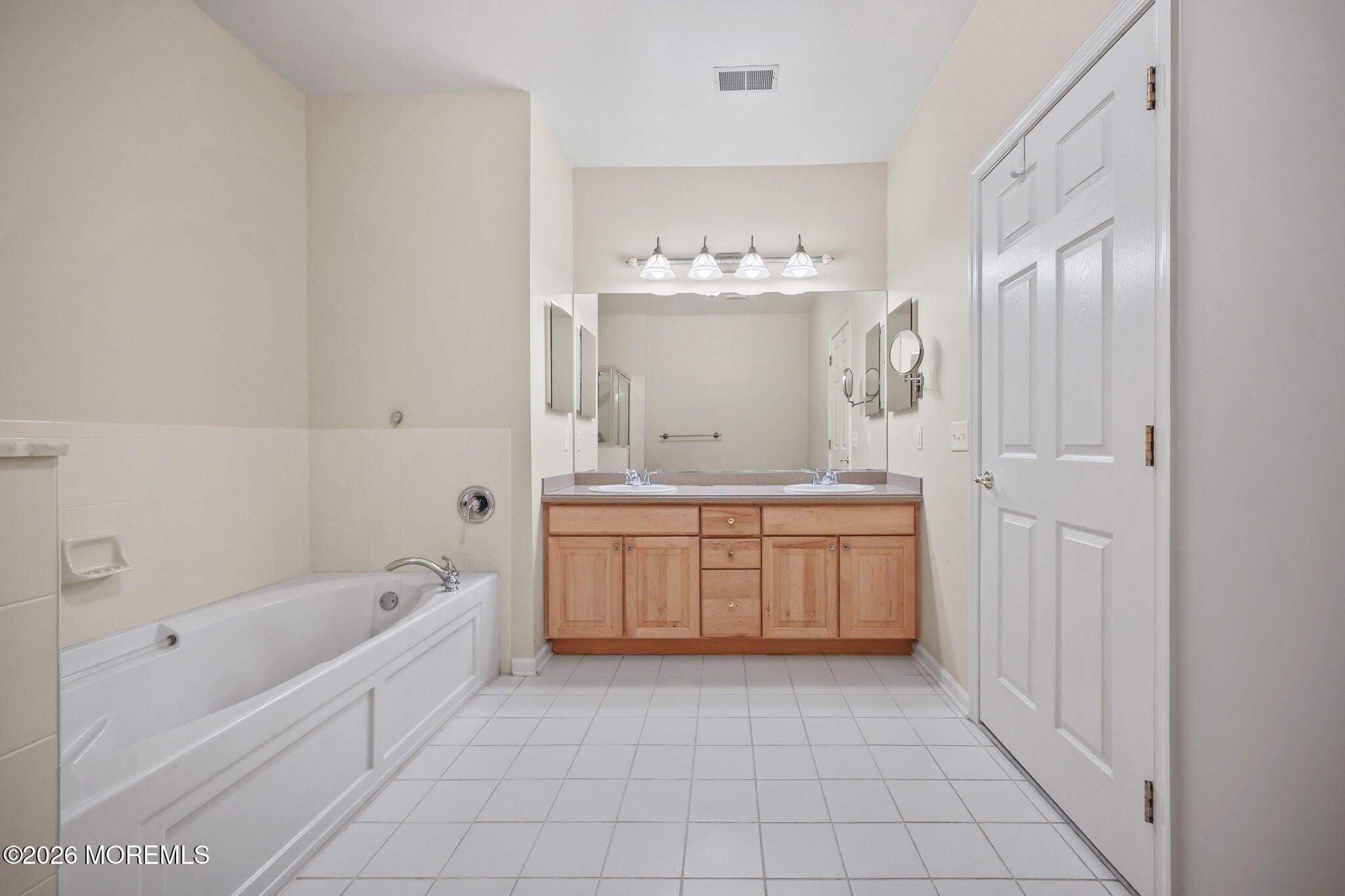 564 St Andrews Place, Manalapan, NJ, 07726 image 22