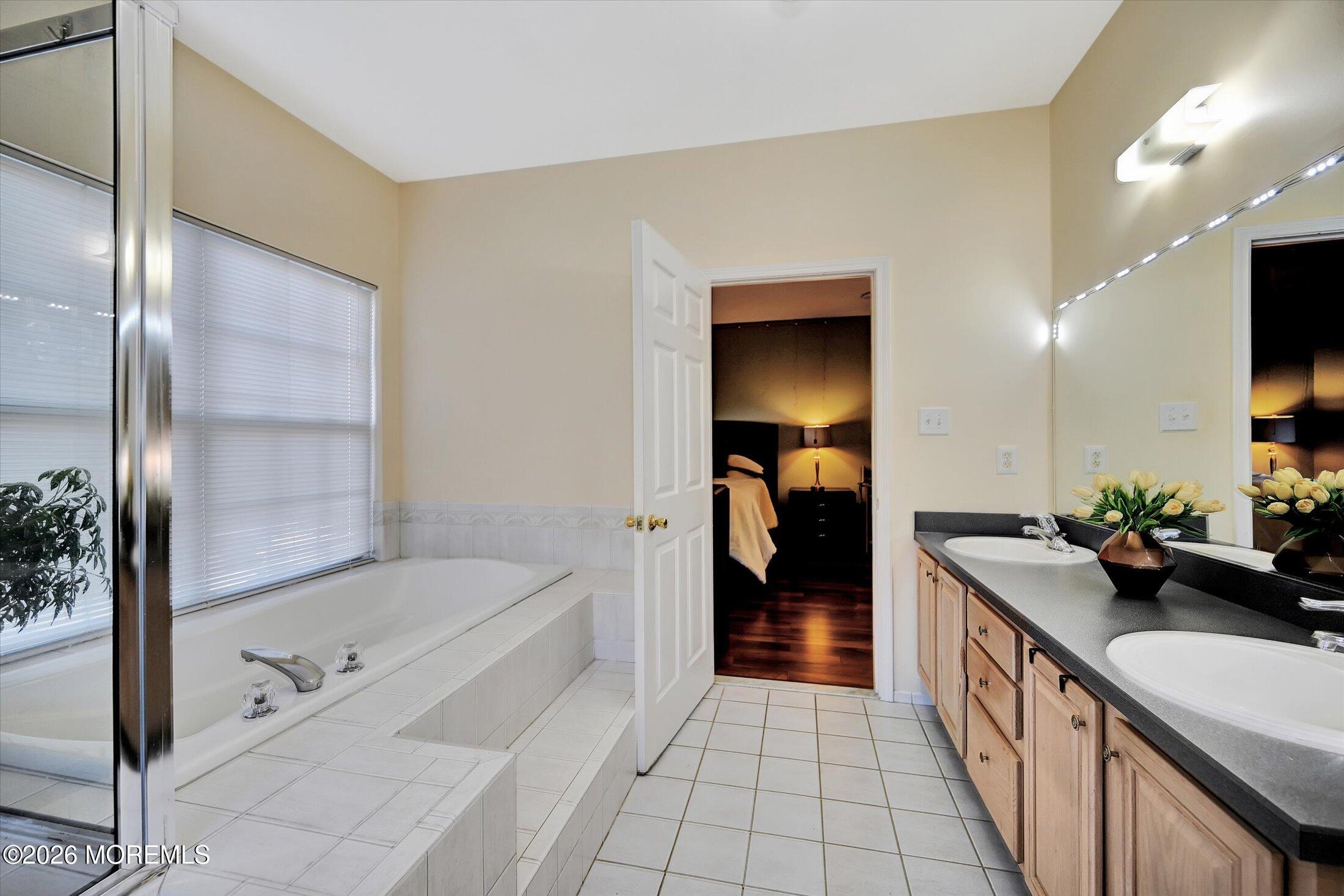 2902 Kapalua Court, Freehold, NJ, 07728 image 15