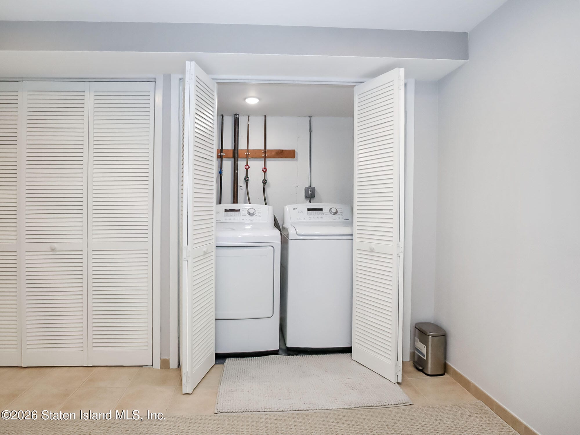 16 Deborah Loop, Staten Island, NY, 10312 image 19