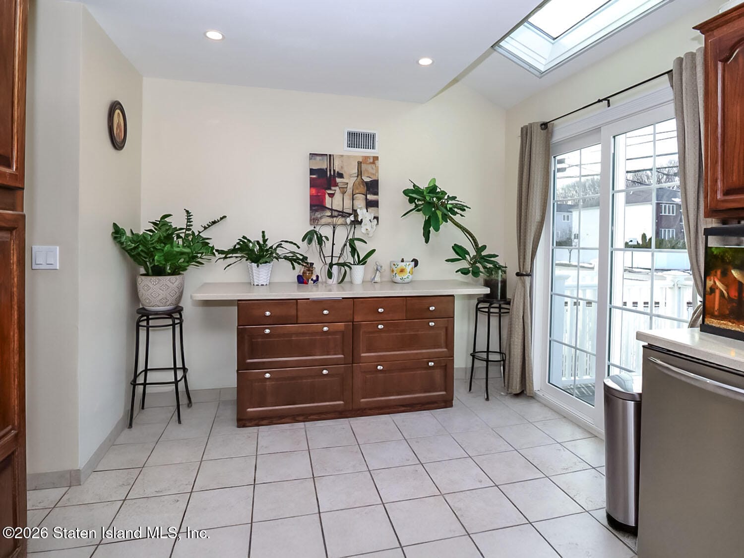 16 Deborah Loop, Staten Island, NY, 10312 image 8