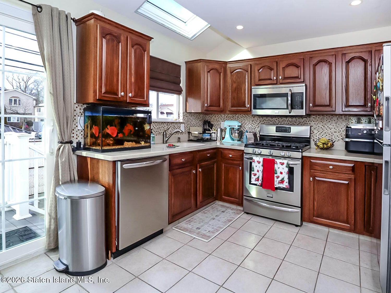 16 Deborah Loop, Staten Island, NY, 10312 image 6