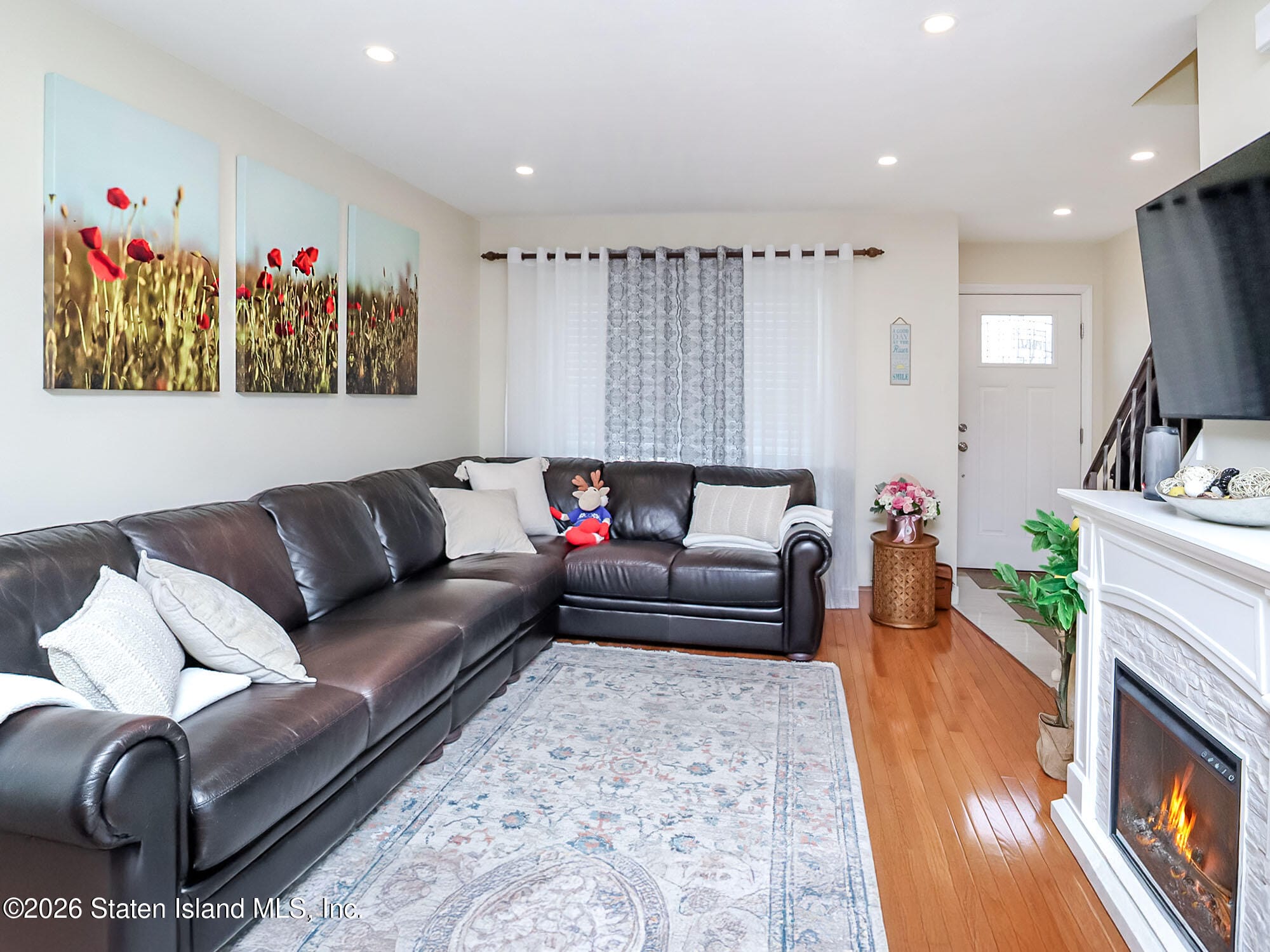 16 Deborah Loop Image 2