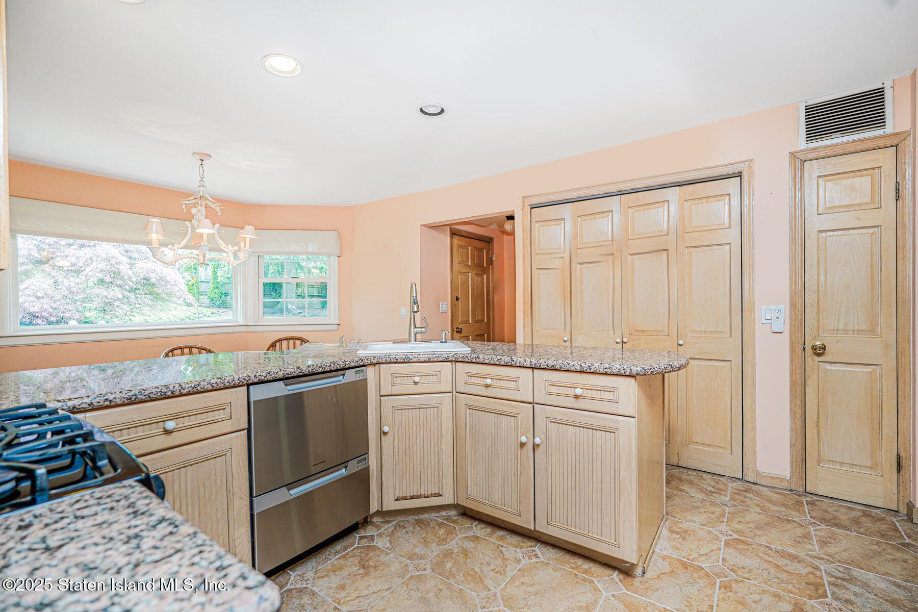 533 Ocean Terrace, Staten Island, NY, 10301 image 16