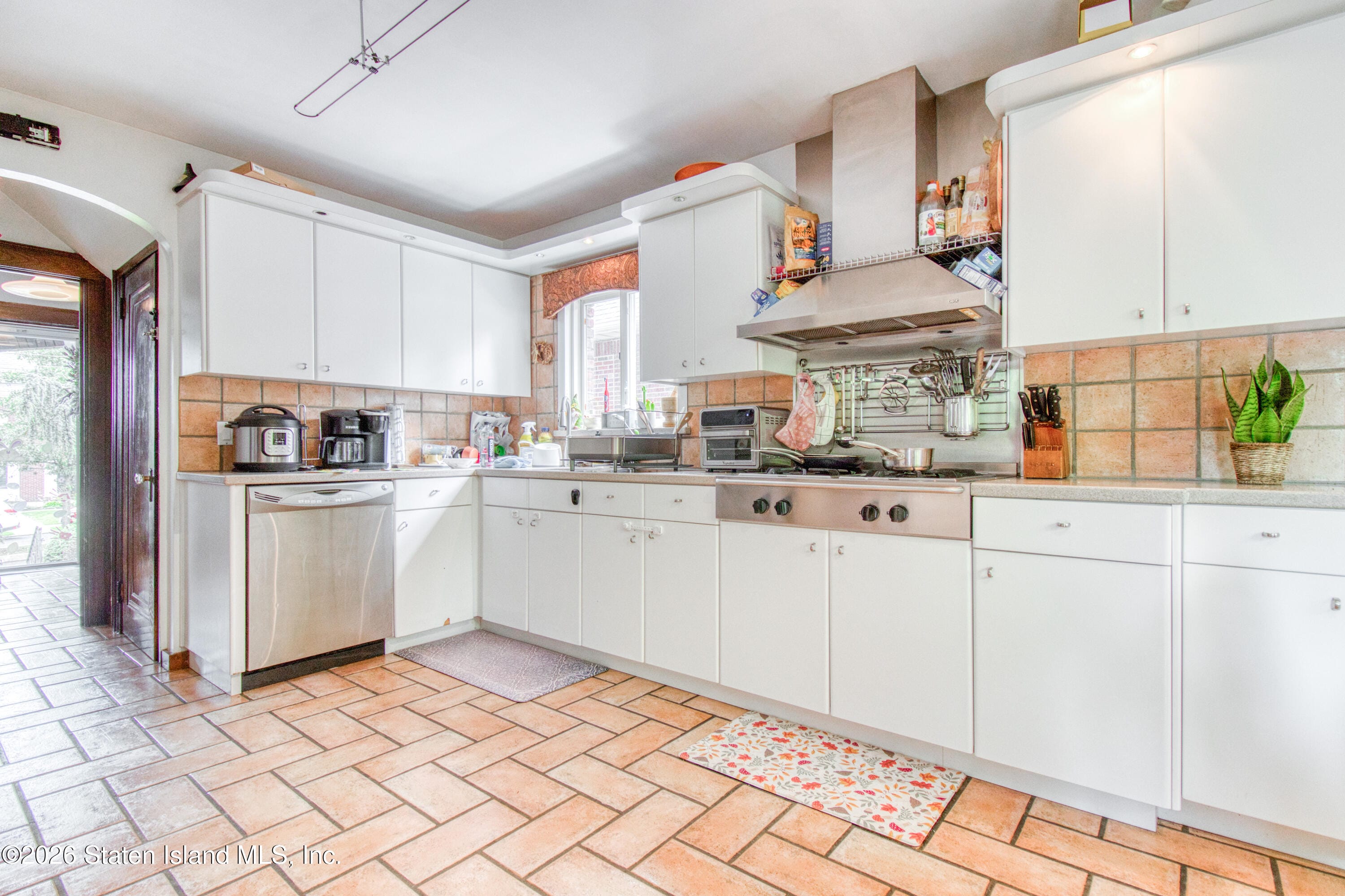 44 Park Court, Staten Island, NY, 10301 image 13