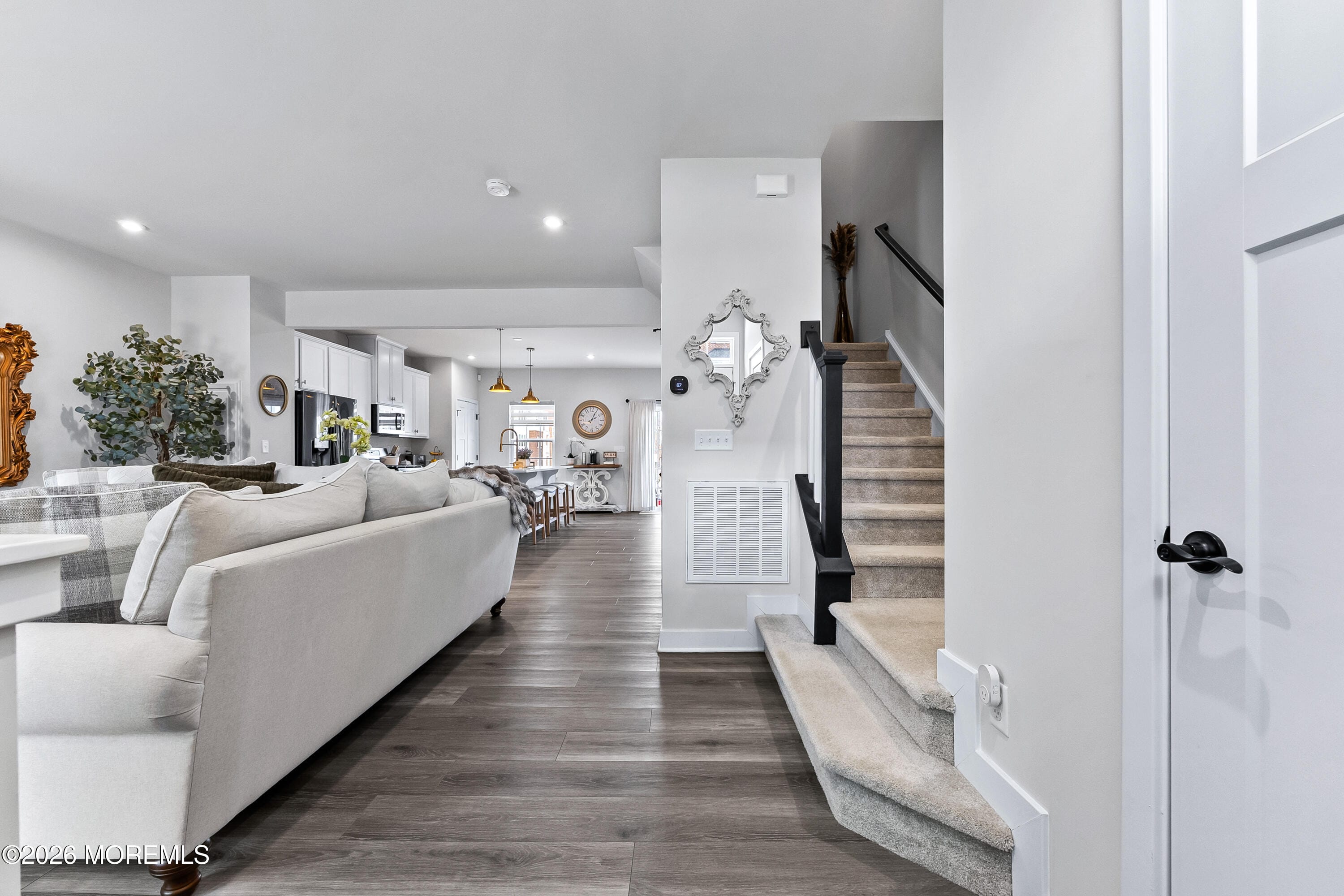 62 American Way Image 4