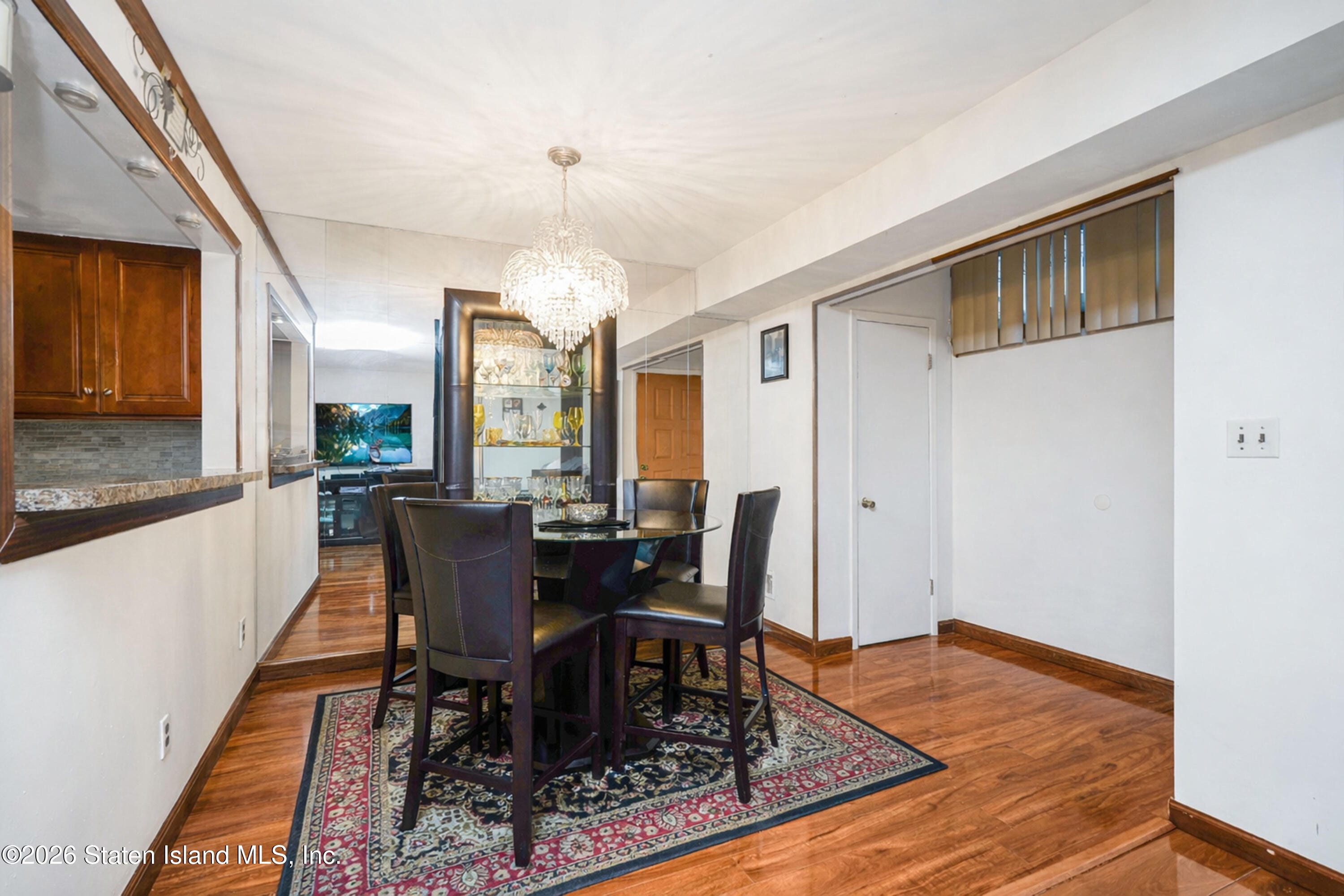 1212 Richmond Avenue Image 5