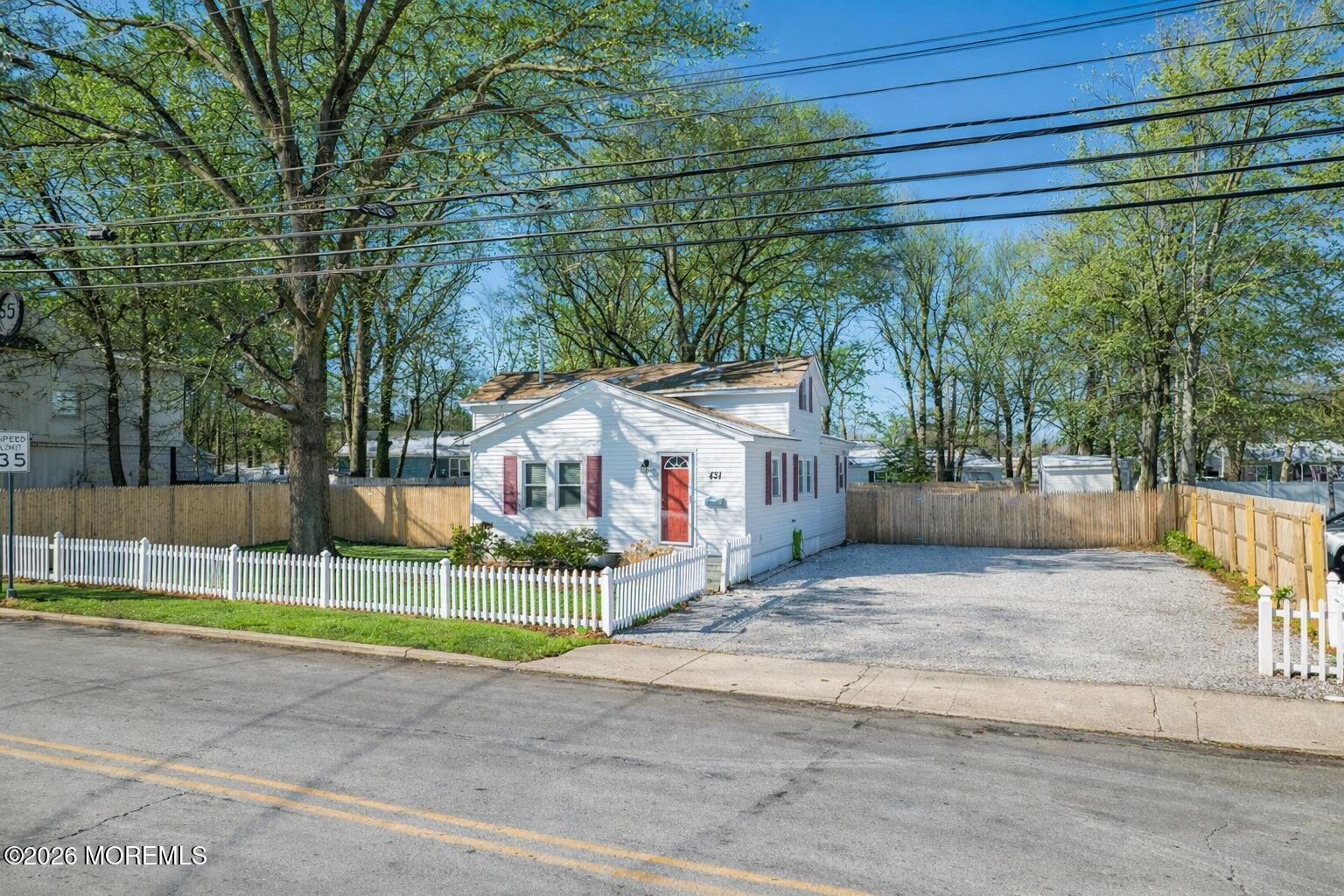 431 S Laurel Avenue Image 2