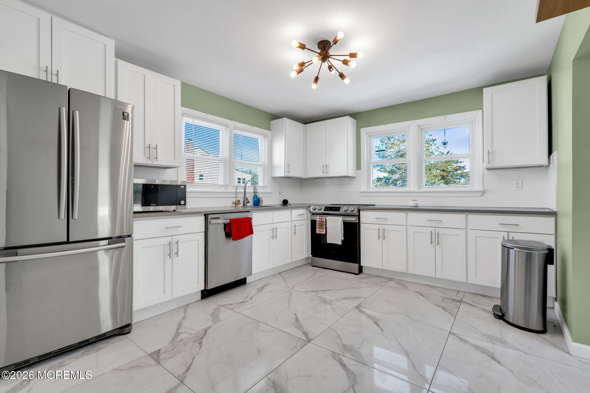 367 S Green Street Image 3