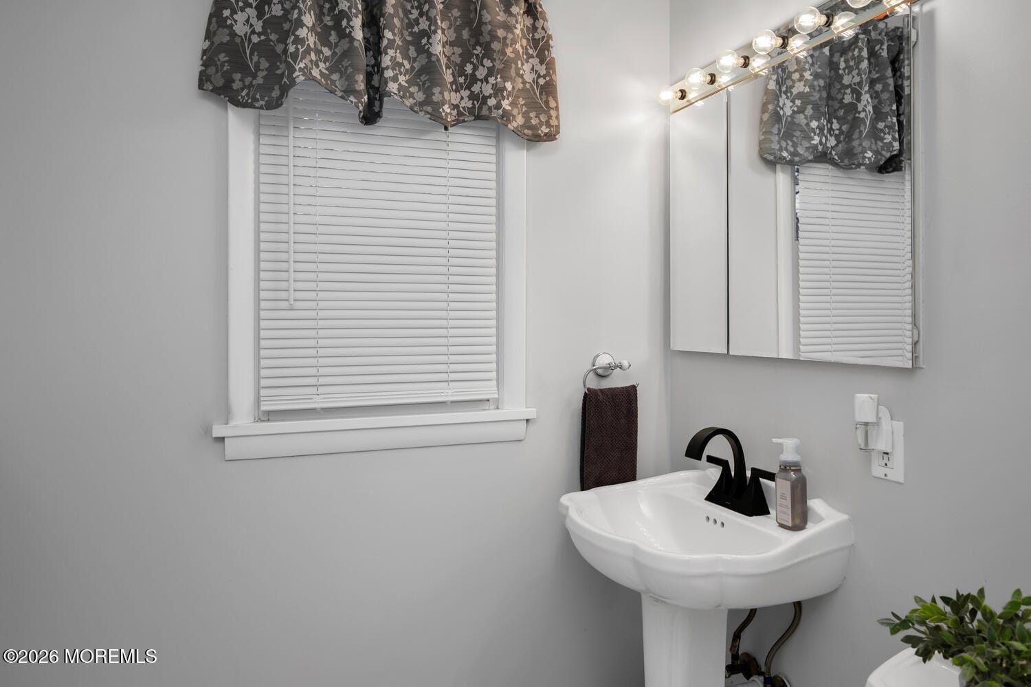 749 Park Avenue, Belford, NJ, 07718 image 44