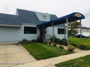 4262 Richmond Avenue Image 2