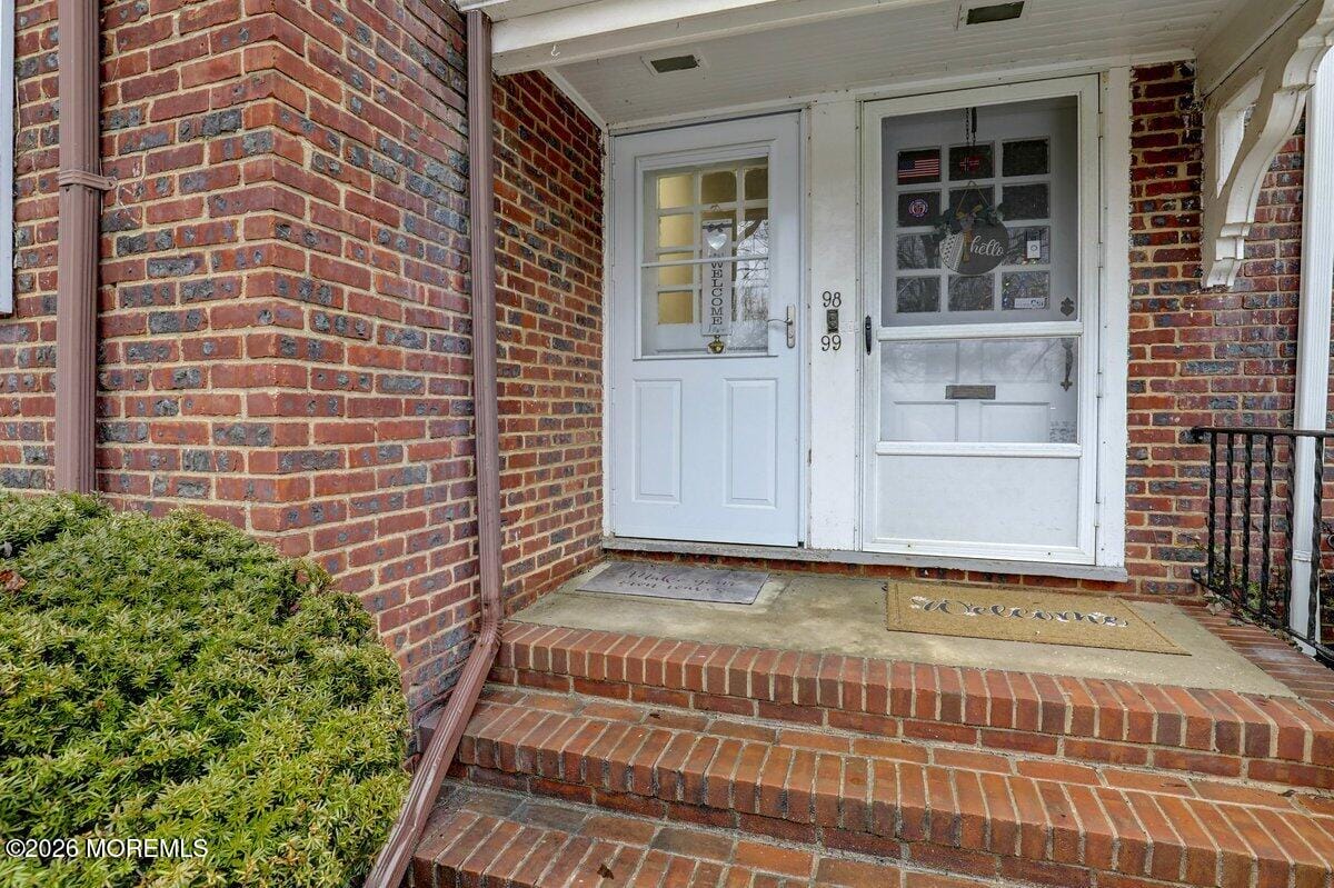 98 Manor Drive 907 Image 3