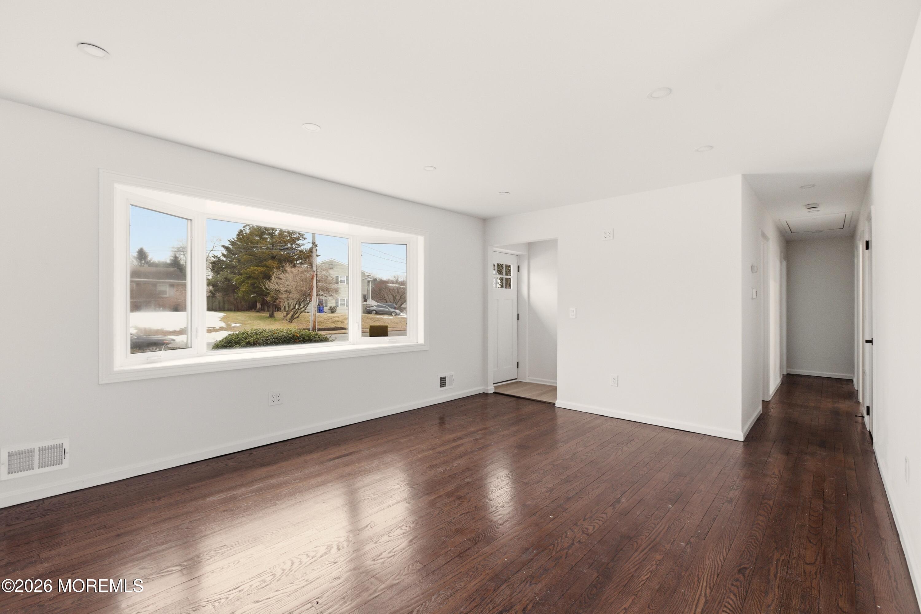 1041 Mulberry Place Image 5