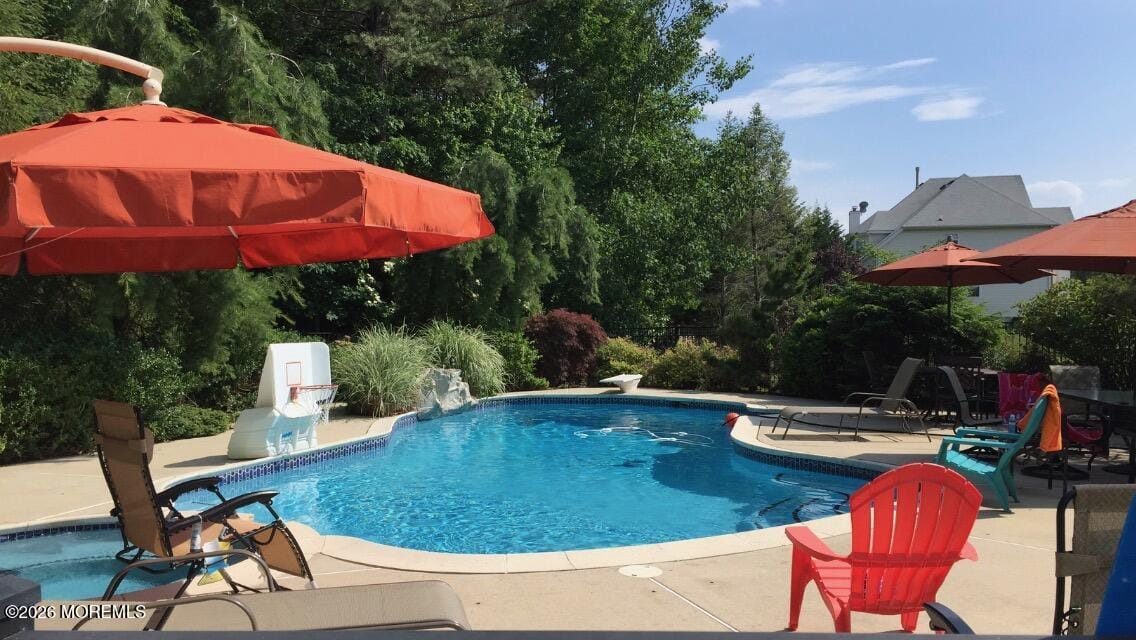 62 Greenwich Drive Image 3