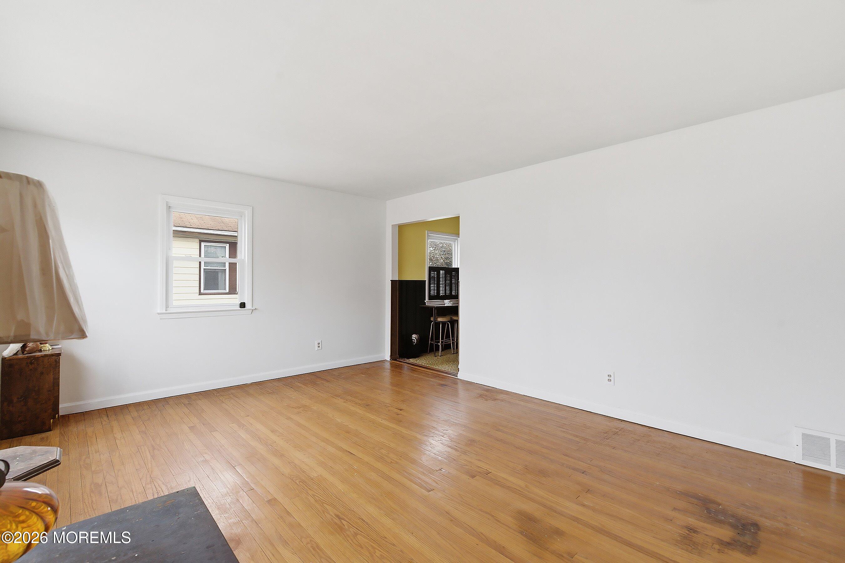 20 E Thompson Avenue Image 3