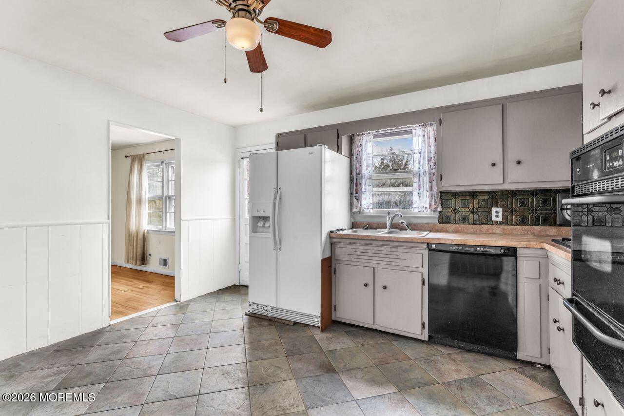 88 Lynn Court, Belford, NJ, 07718 image 9