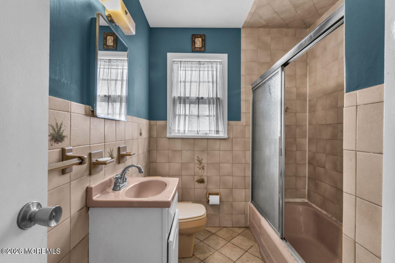 88 Lynn Court, Belford, NJ, 07718 image 16