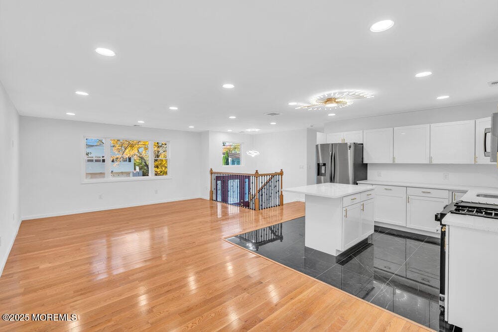 4 White Drive Image 5