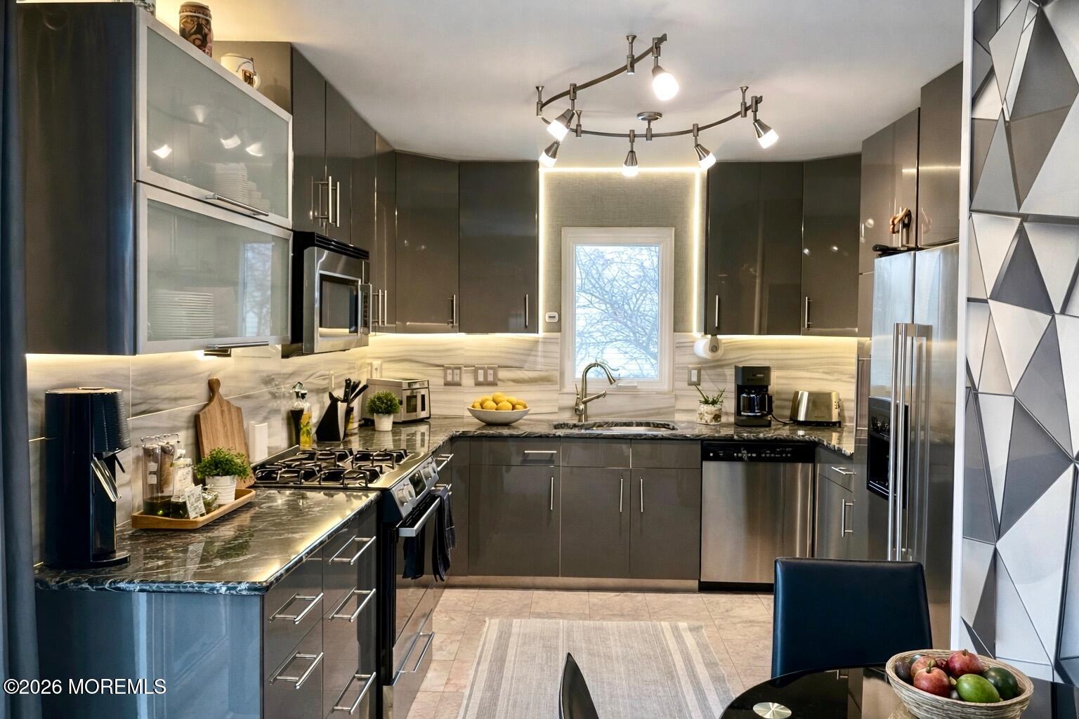 6 Emily Drive Image 2