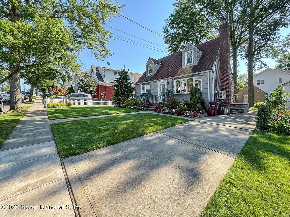 100 Acacia Avenue Image 2