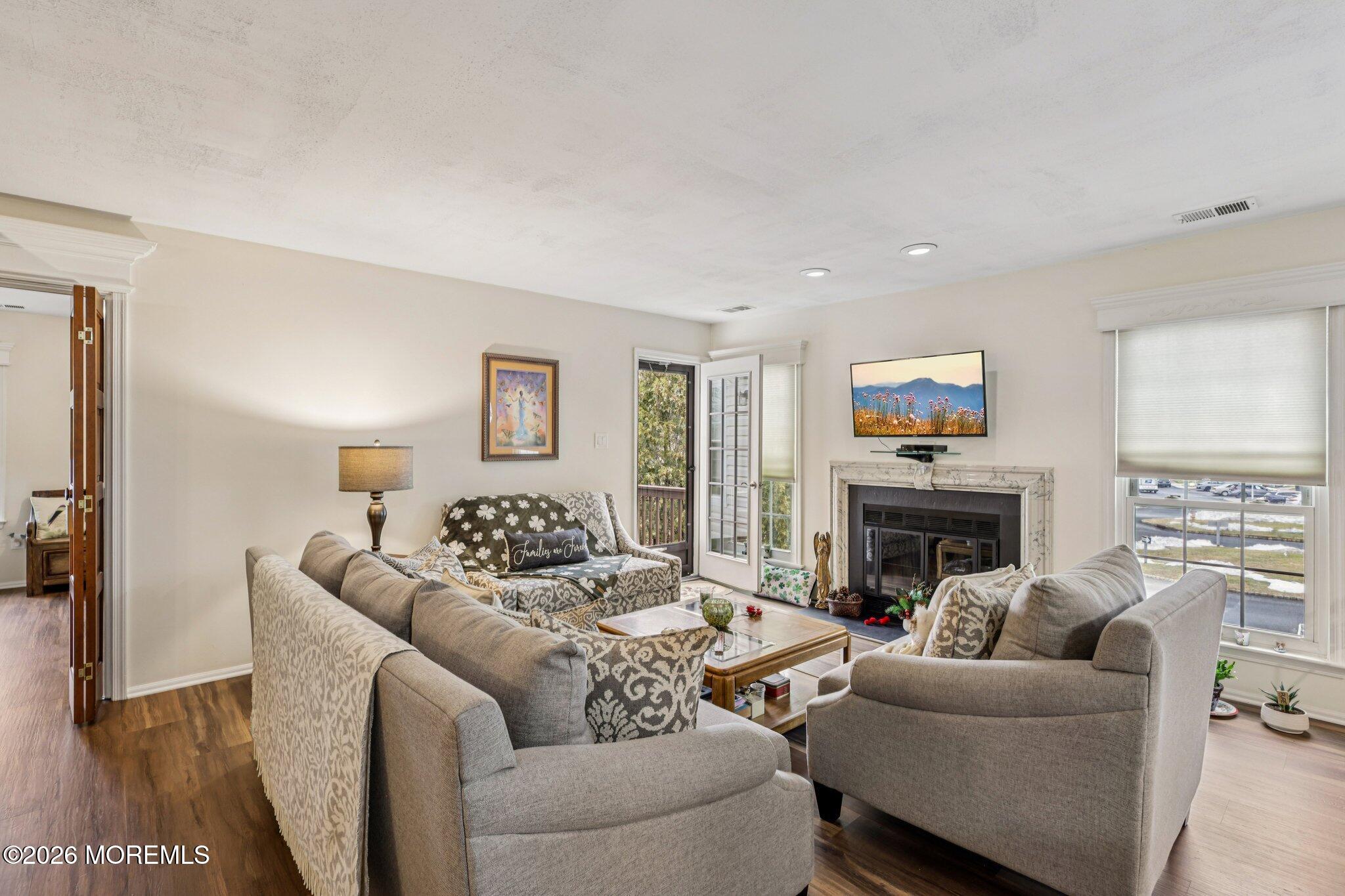 413 Yorkshire Place Image 5