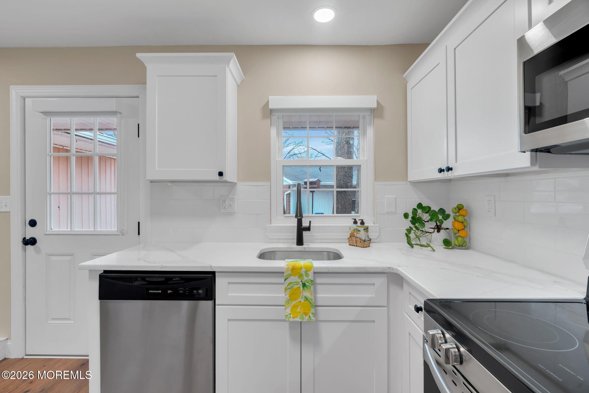 598B Lake Point Drive Image 4