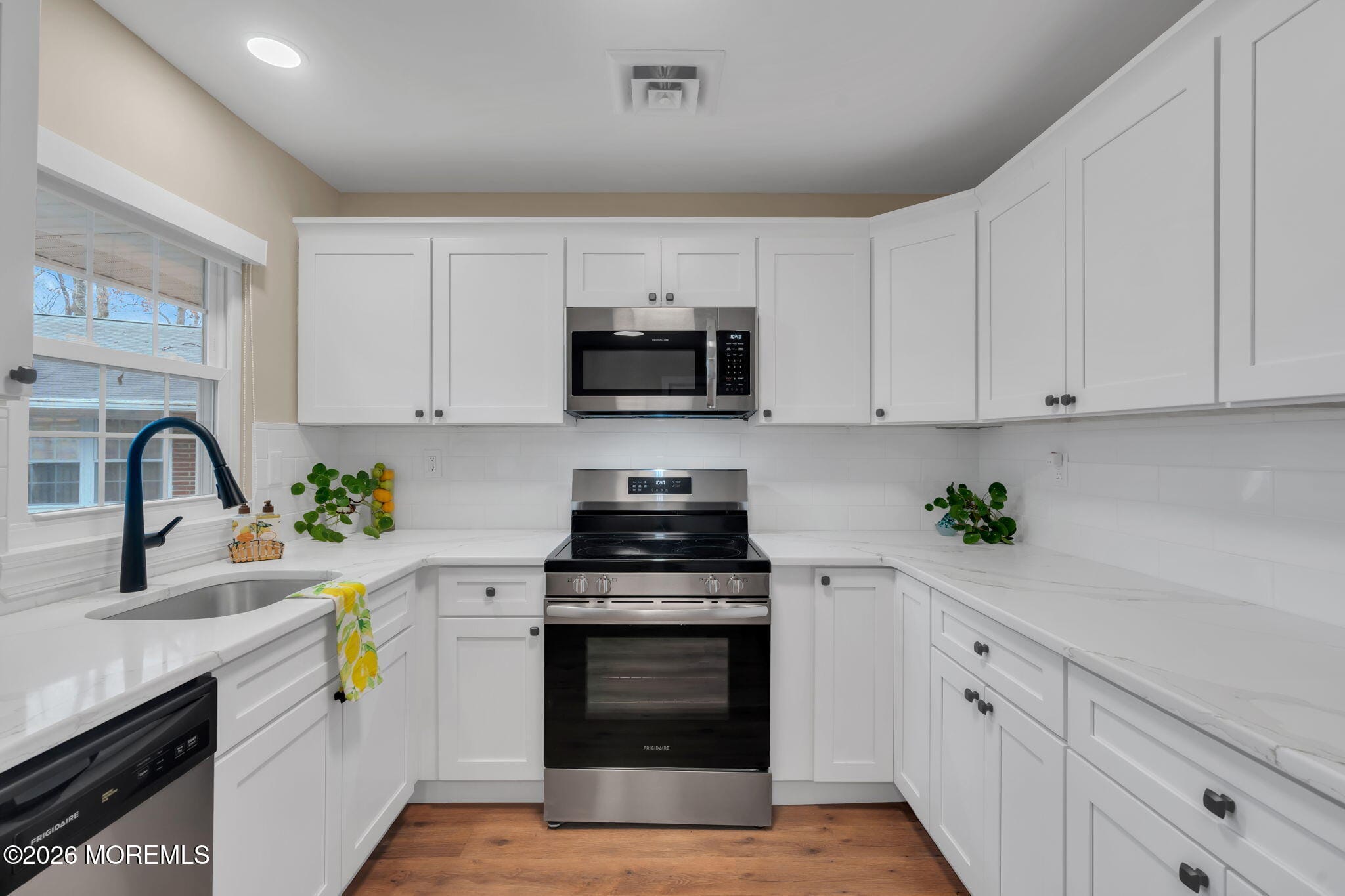 598B Lake Point Drive Image 2