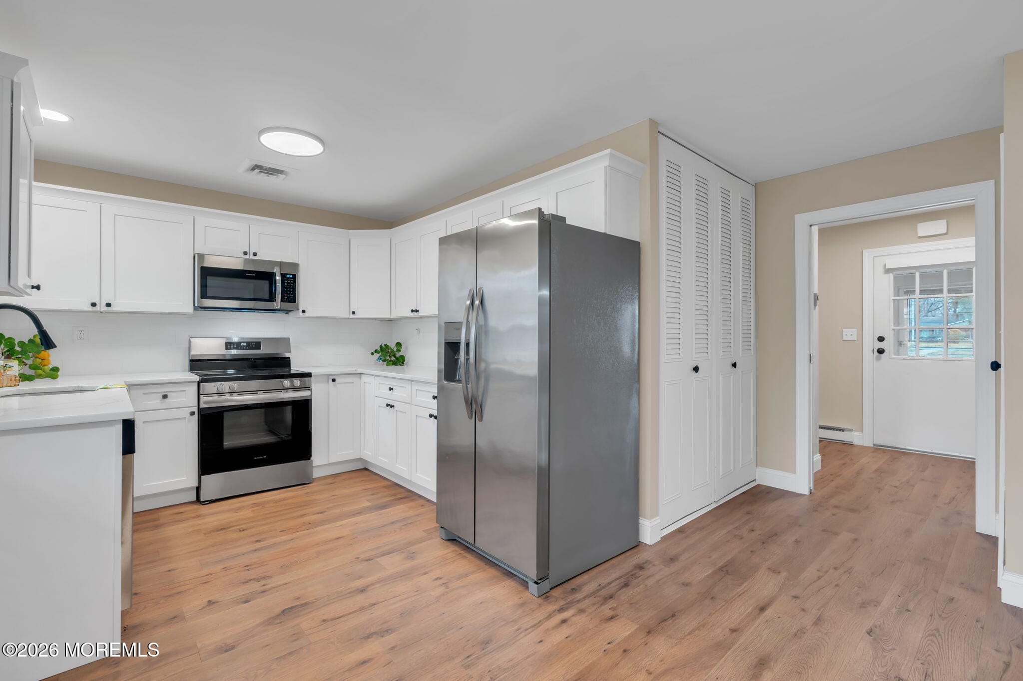 598B Lake Point Drive Image 5