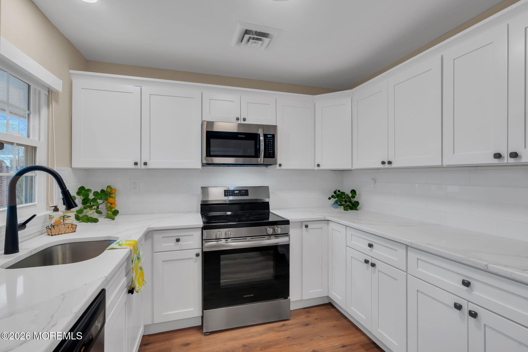 598B Lake Point Drive Image 3