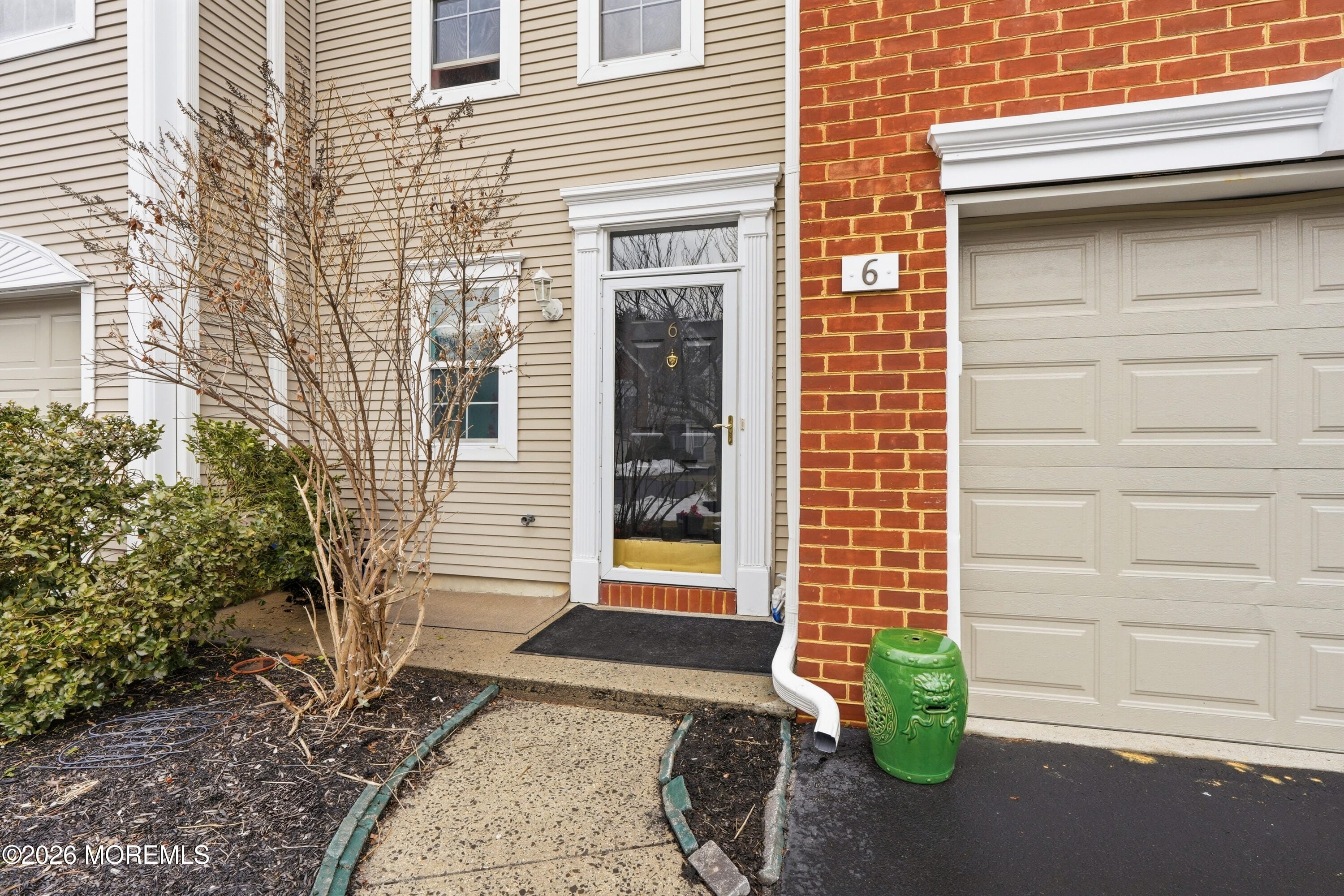 6 Charles Court 3503 Image 2