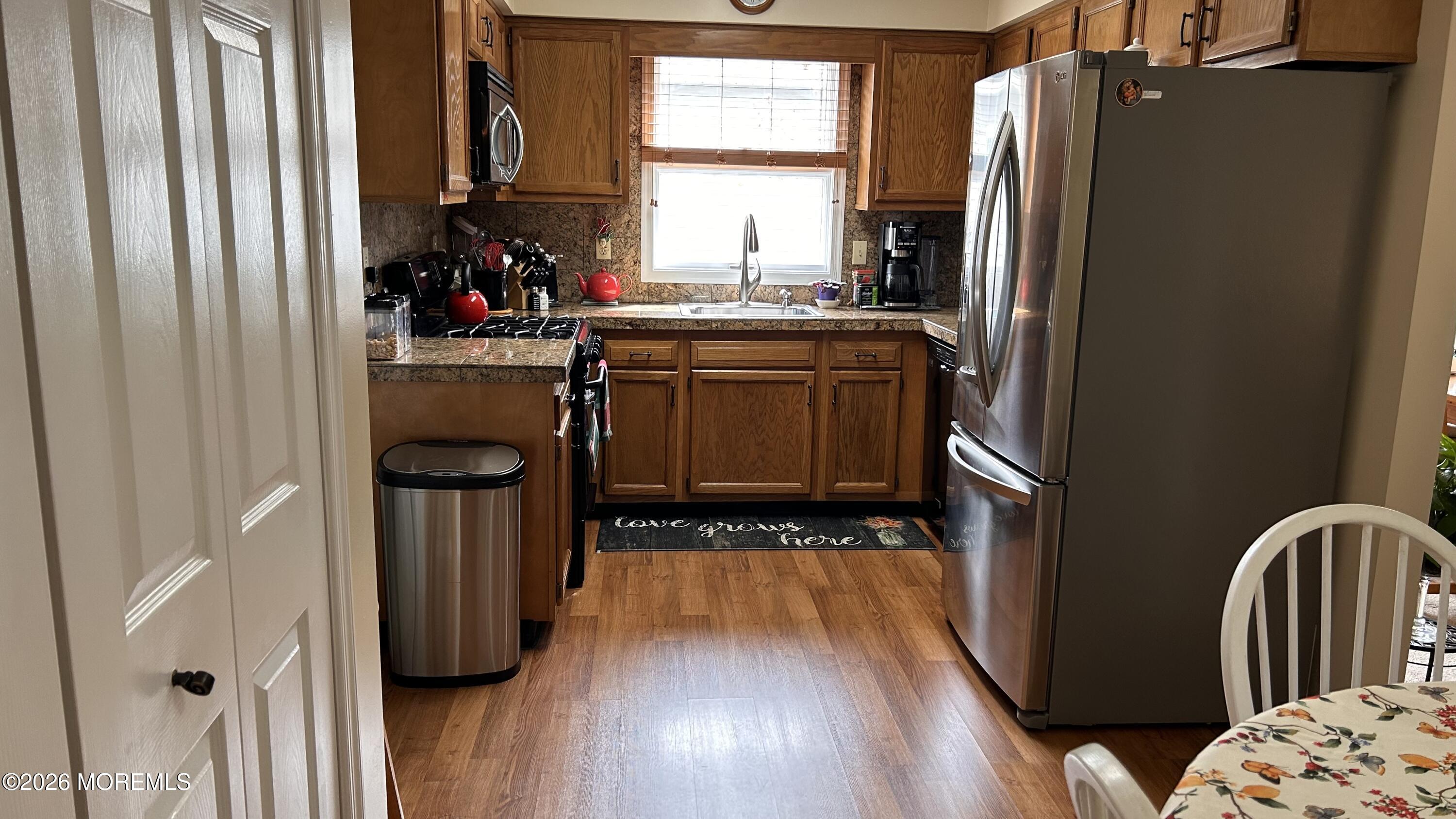 1904 Cherryvale Court Image 4