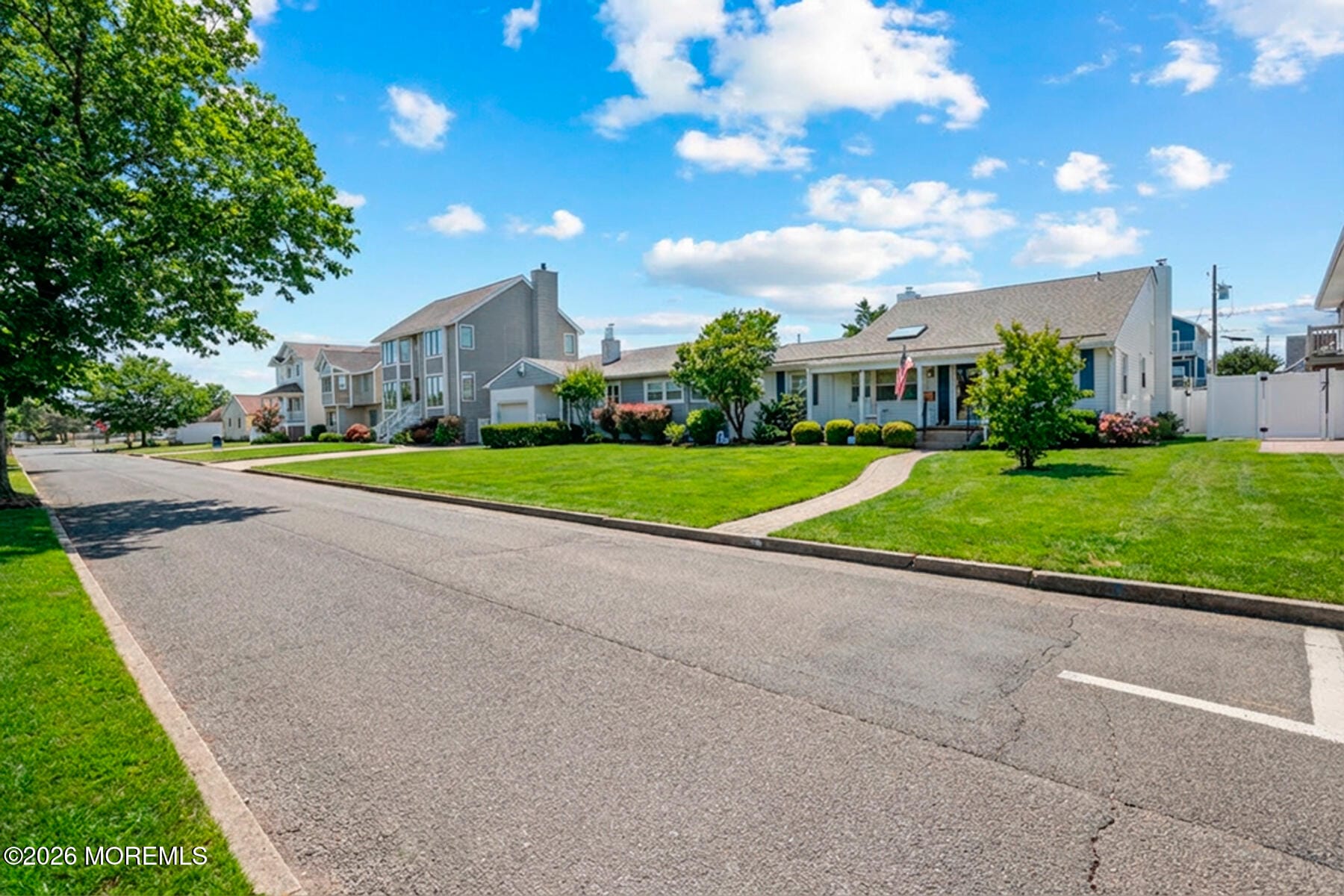 210 Laurel Court Image 3