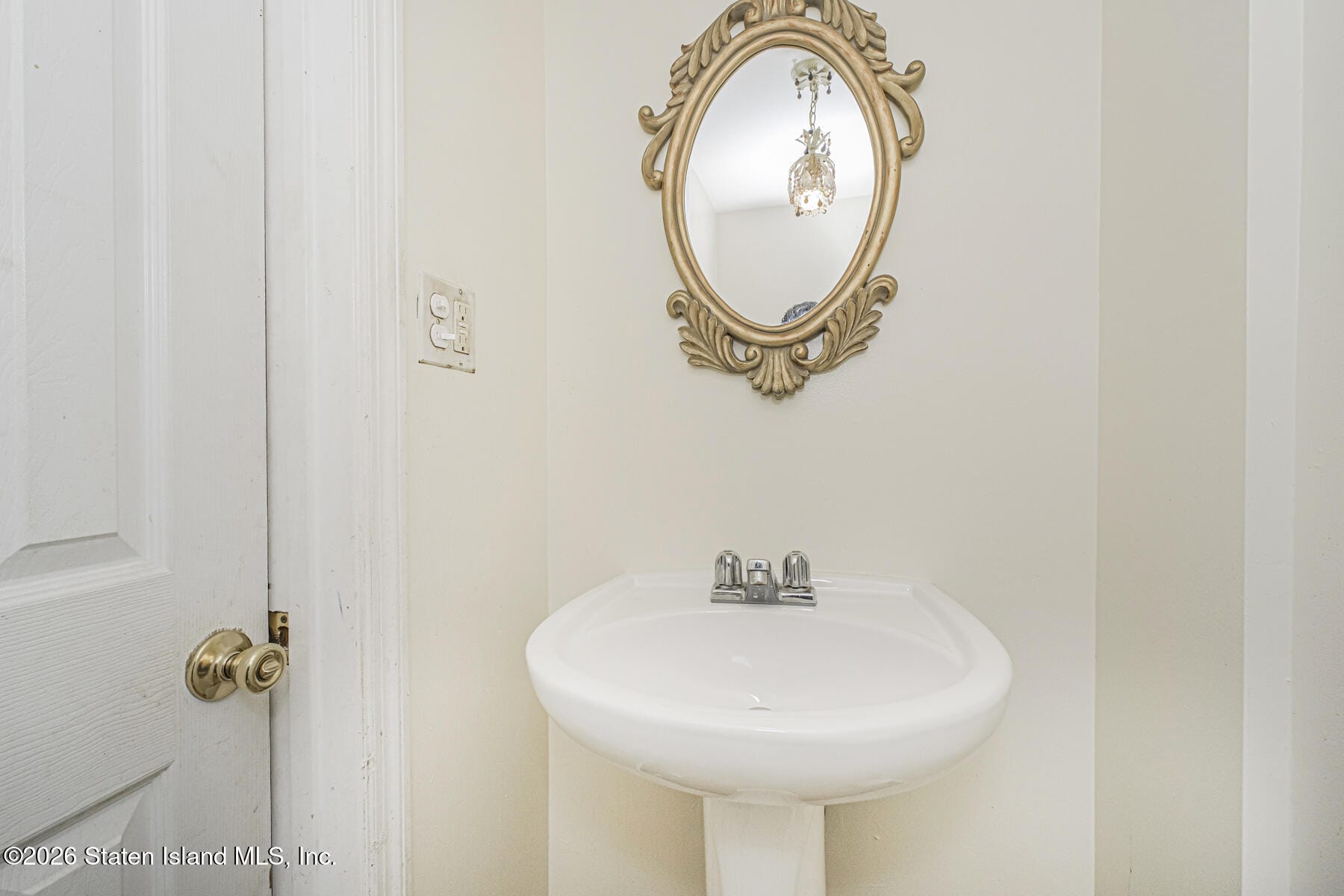 61 Merivale Lane, Staten Island, NY, 10304 image 9