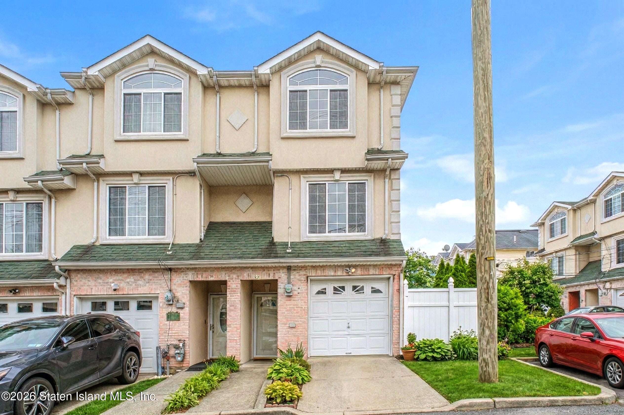 61 Merivale Lane, Staten Island, NY, 10304