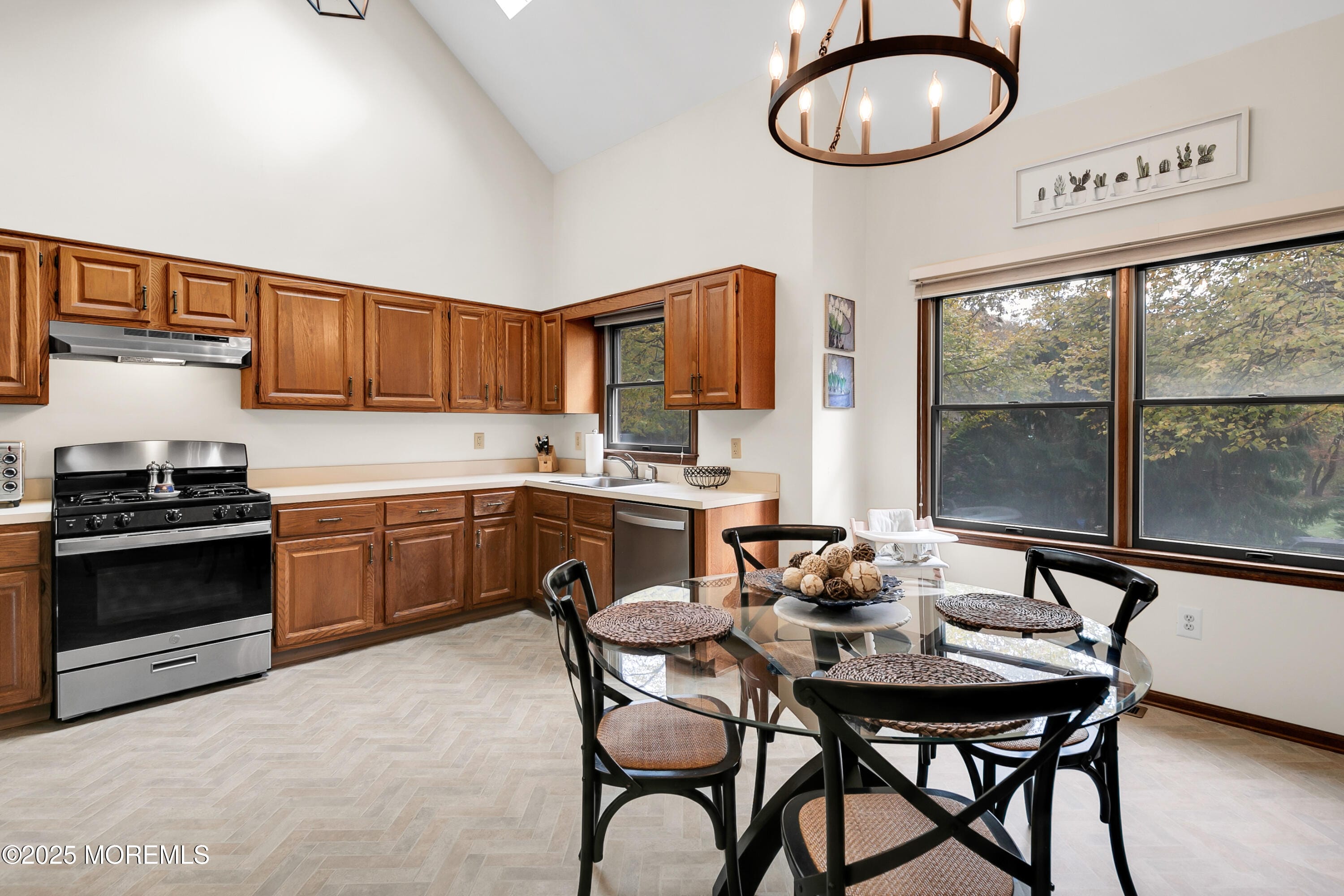 49 Pape Drive Image 4