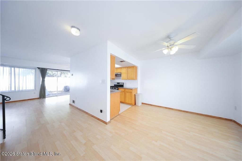 31 Barclay Circle Image 4