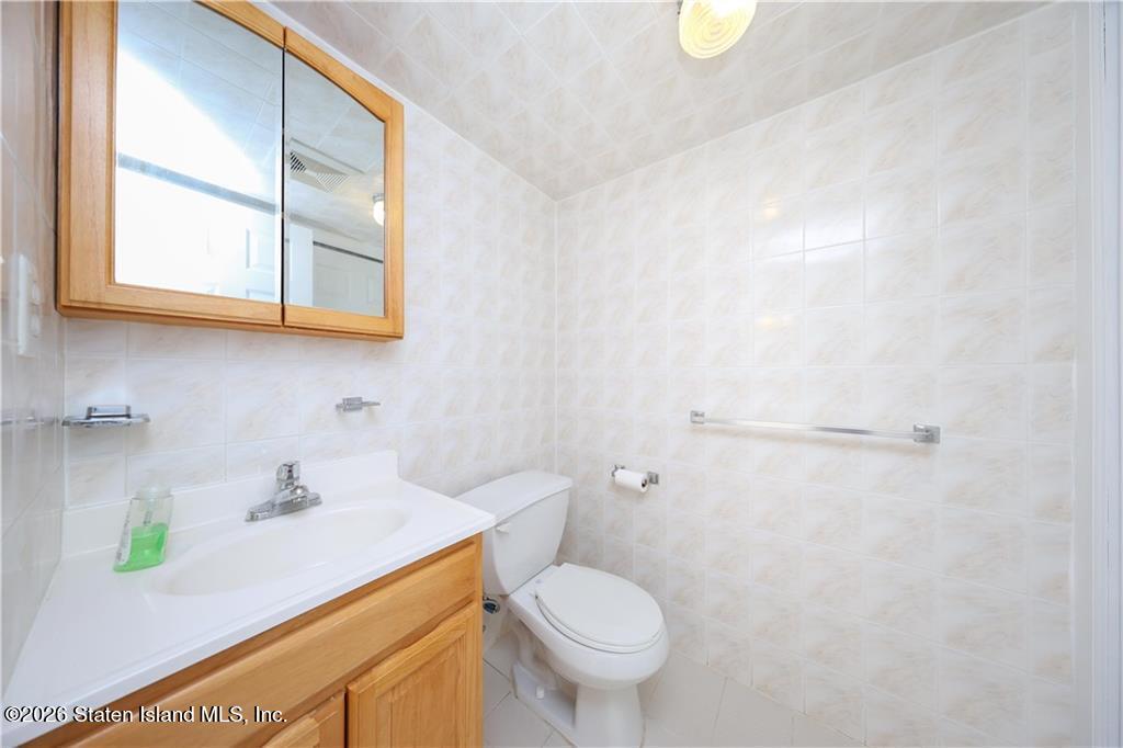 31 Barclay Circle, Staten Island, NY, 10312 image 12