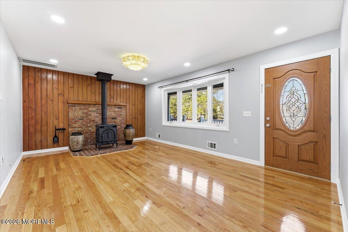 629 W Commodore Boulevard Image 4