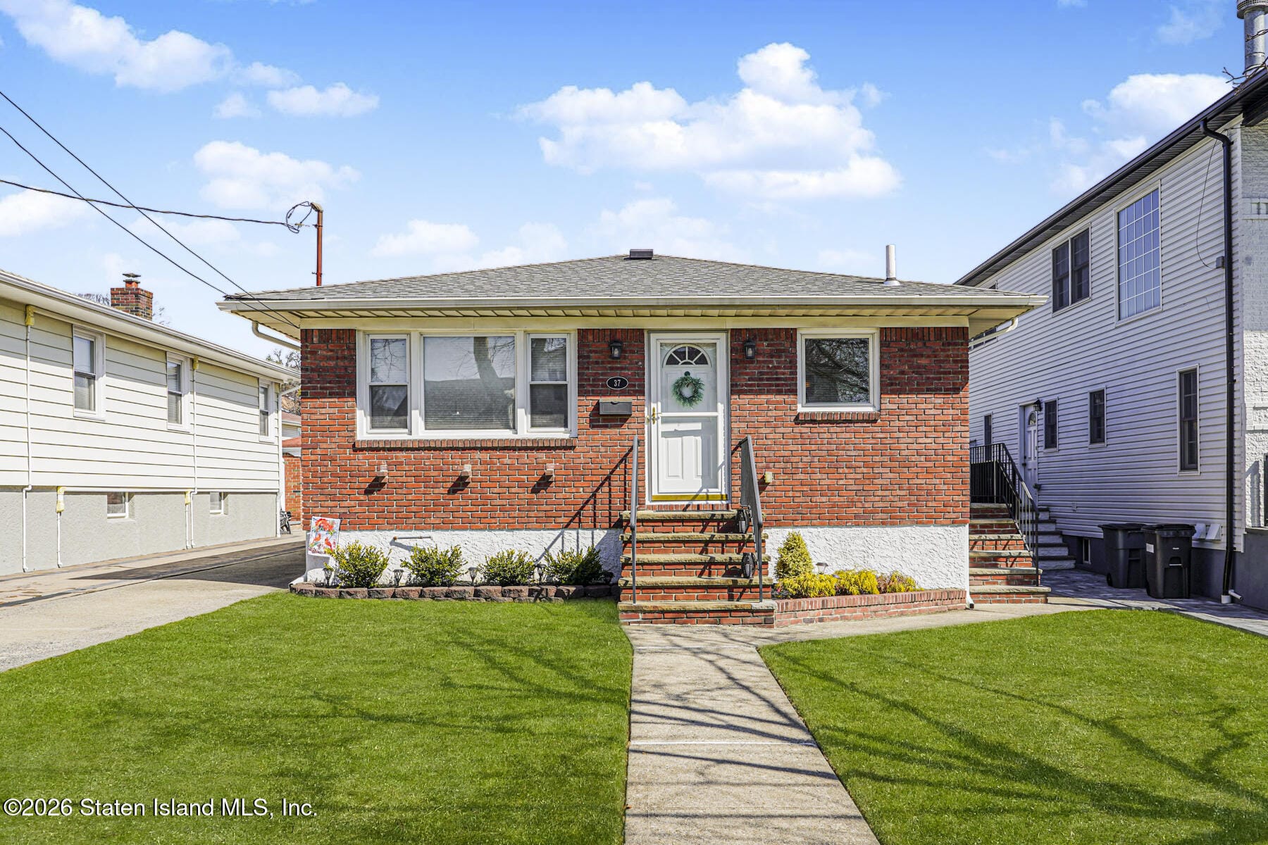 37 Barton Avenue Image 3