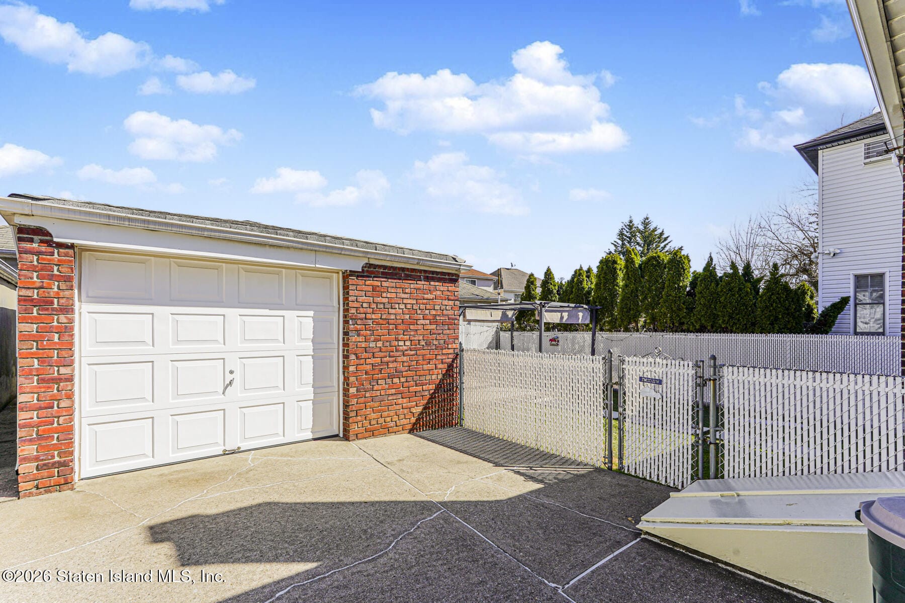 37 Barton Avenue Image 4